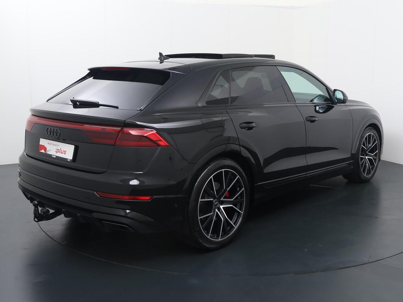 Audi Q8 60 TFSI e quattro Pro Line S Competition | 490 PK | SoH 100% | Trekhaak | Panoramadak | Head-Up display | Luxe lederen bekleding | 22" LM velgen | 360 graden camera |