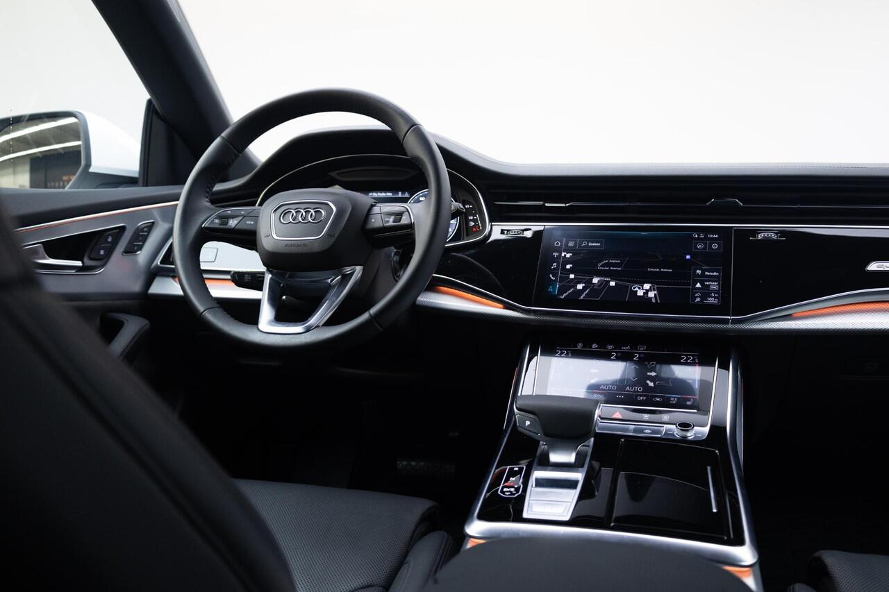 Audi Q8 55 TFSI quattro Pro Line Plus | 21 Inch | Trekhaak |