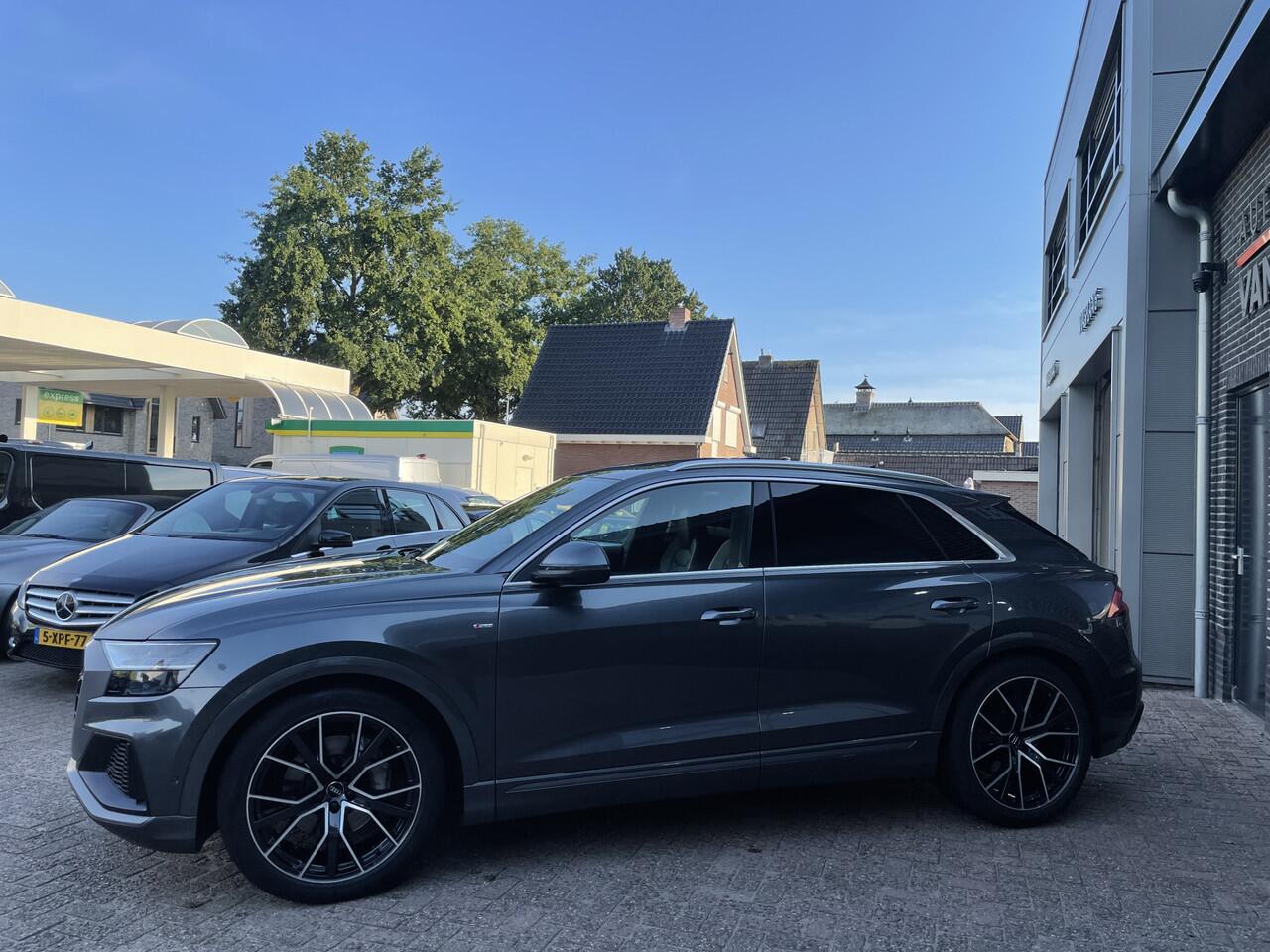 Audi Q8 55 TFSI S-Line quattro B&O , Panoramadak , HUD