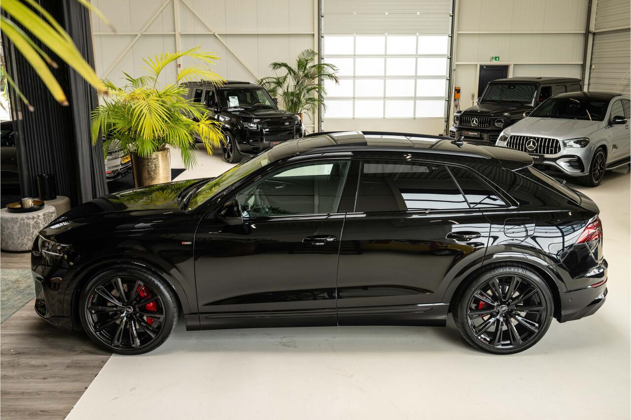 Audi Q8 60 TFSI e Competition | 5 jaar garantie | Alcantara | Rood stiksel | Rode gordel | Soft-close | 5 jaar garantie |