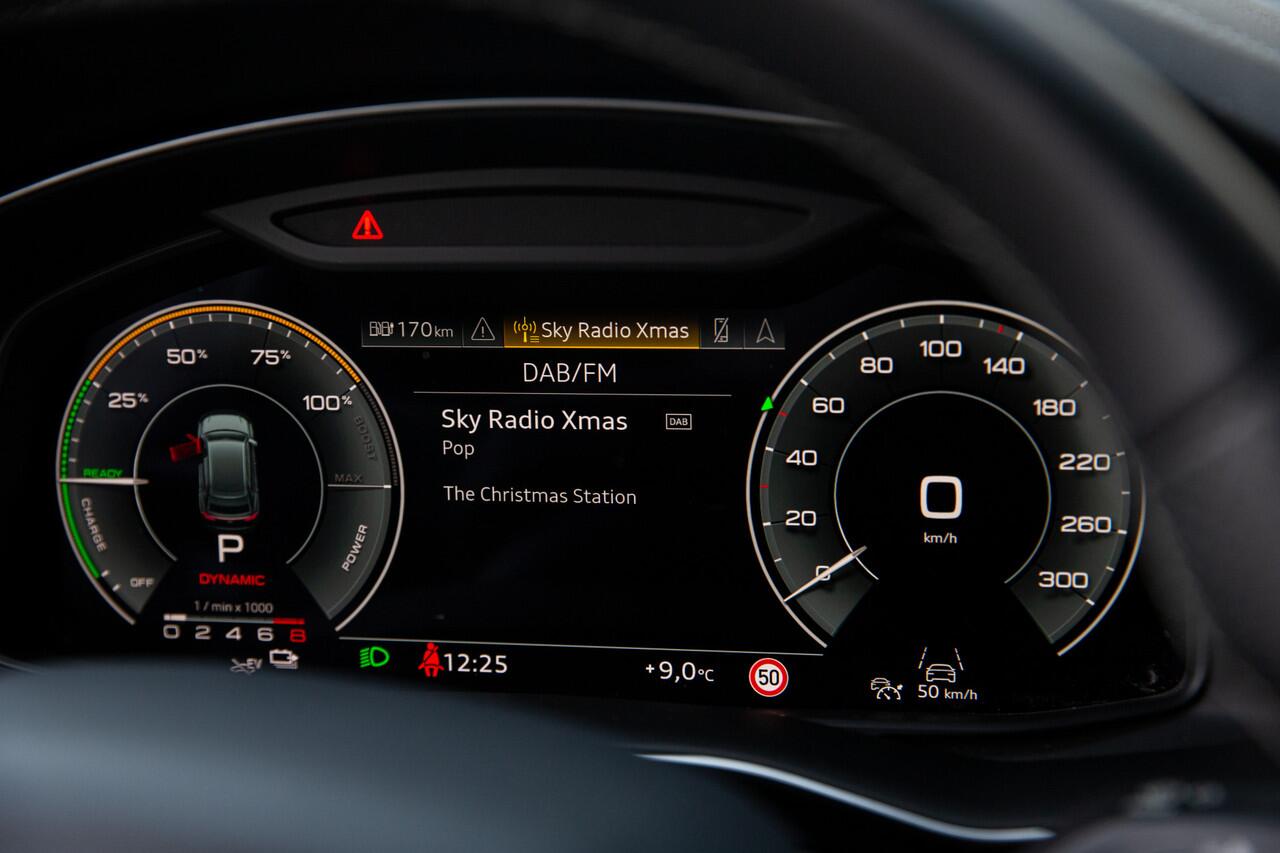 Audi Q8 55 TFSI e quattro Pro Line Advanced , RS-stoelen, 3D-camera, Luchtvering, Head-up display, Apple Carplay,