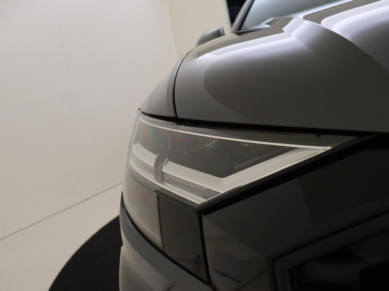 Audi Q8 55 TFSI e quattro Pro Line S | SOH 99%| Panoramadak | Trekhaak | Luchtvering | Lederen bekleding 'Valcona' | 360 camera | Bang & Olufsen | Parkeerassistent | Stoelventilatie voor |