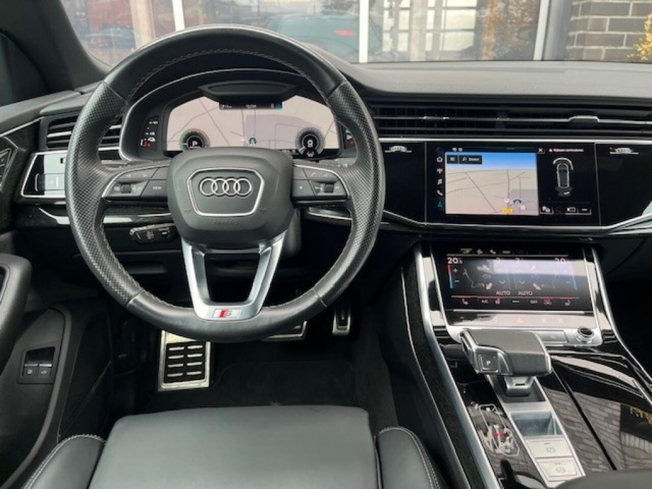 Audi Q8 55 TFSI E Q S-LINE - LEDER - EL. TREKH. - 22 INCH