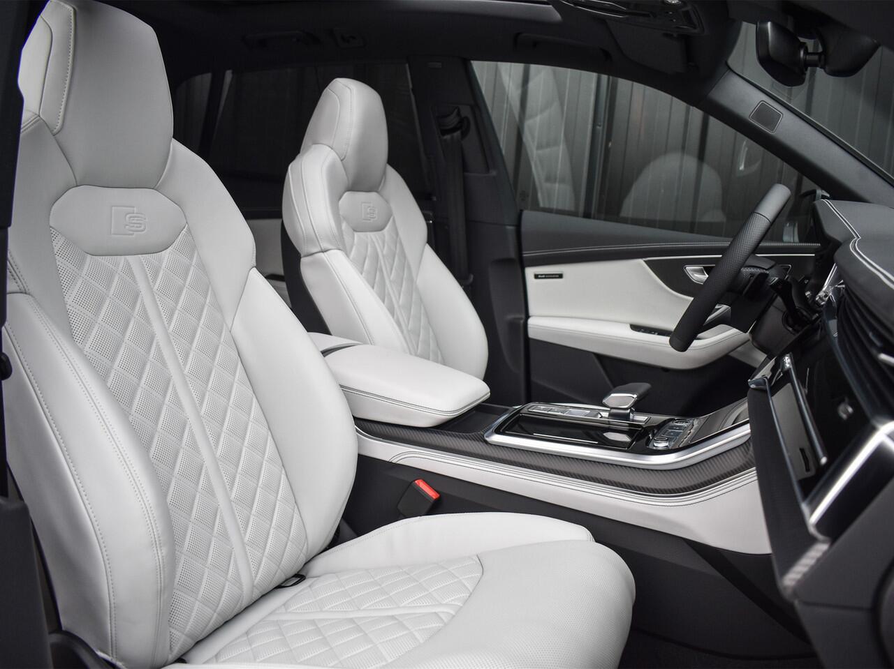 Audi Q8 60 TFSI e QUATTRO PRO LINE S COMPETITION | EXCLUSIVE INTERIEUR | MEMORY SEATS | BANG&OLUFSEN | HEAD-UP | PANORAMADAK | 360 CAMERA | CARBON INLEG | SOFT-CLOSE | TREKHAAK | AMBIANCE INTERIEUR | ADAPTIVE CRUISE |