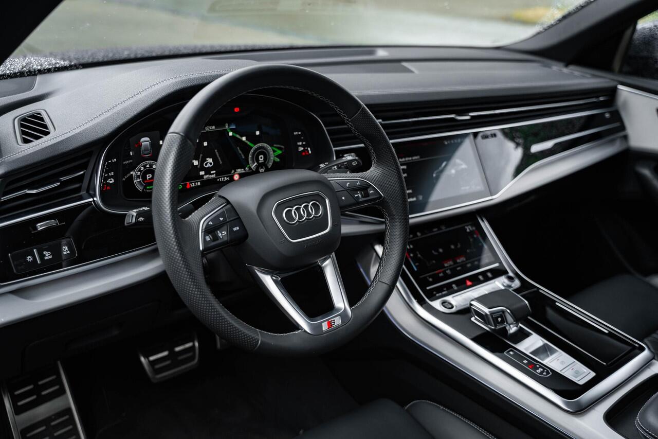 Audi Q8 55 TFSI e quattro |Pano |Luchtvering |Soft close |RS zetels |360° |Sfeer |ACC