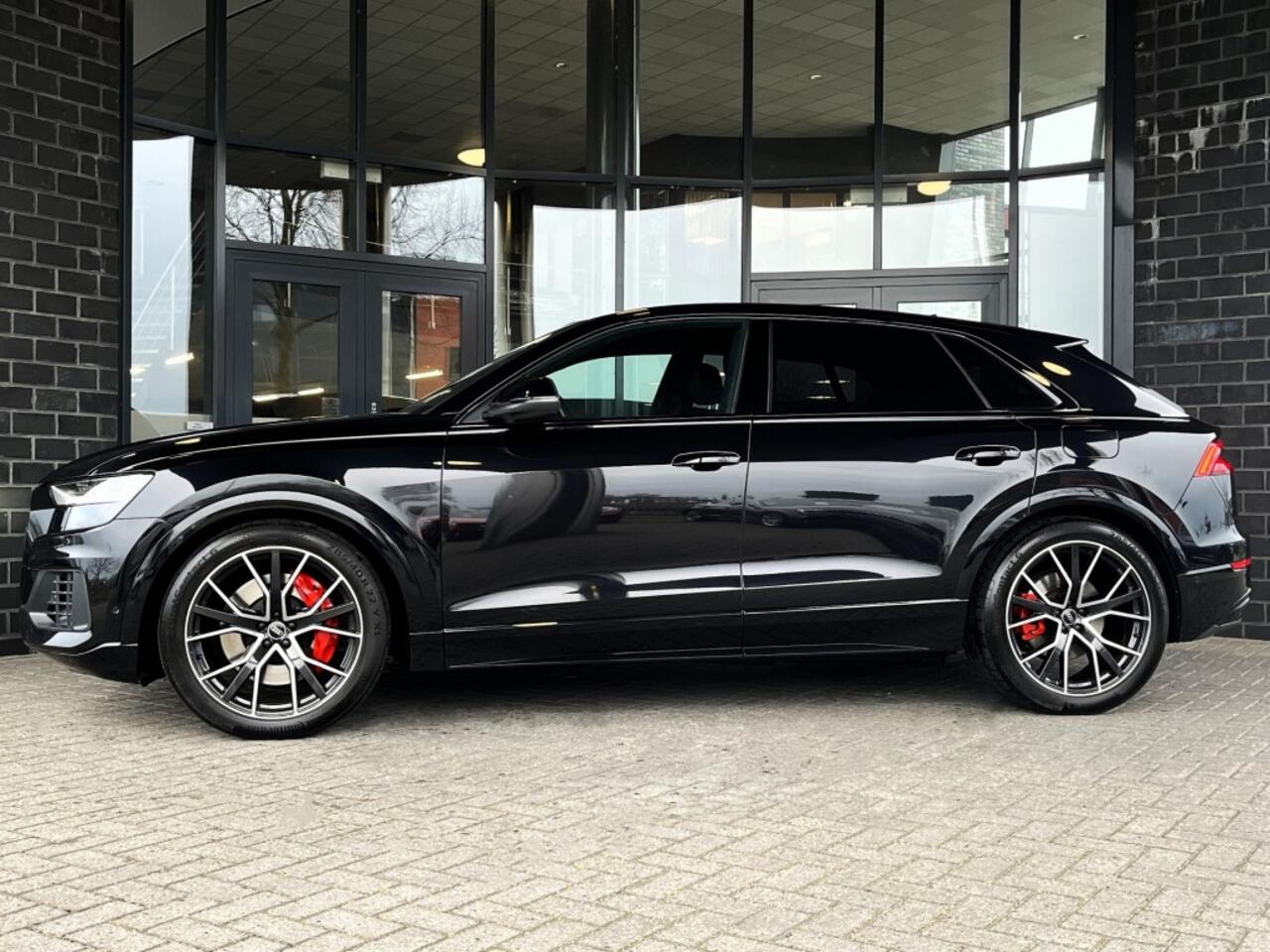 Audi Q8 55 TFSI E Q S-LINE - LEDER - EL. TREKH. - 22 INCH