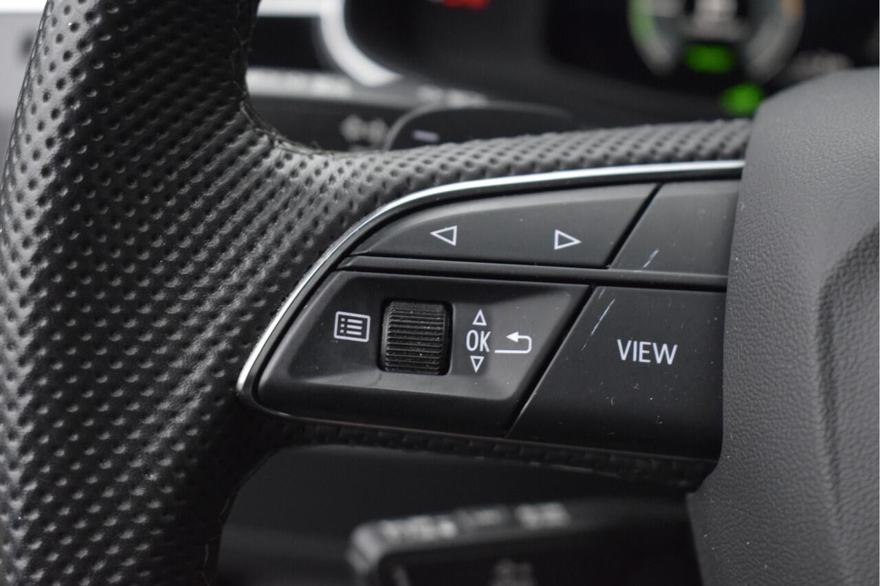 Audi Q8 55 TFSI e quattro S-line Virtual cockpit, Cruise, Stoelverwarming, Camera, Trekhaak, Luchtvering
