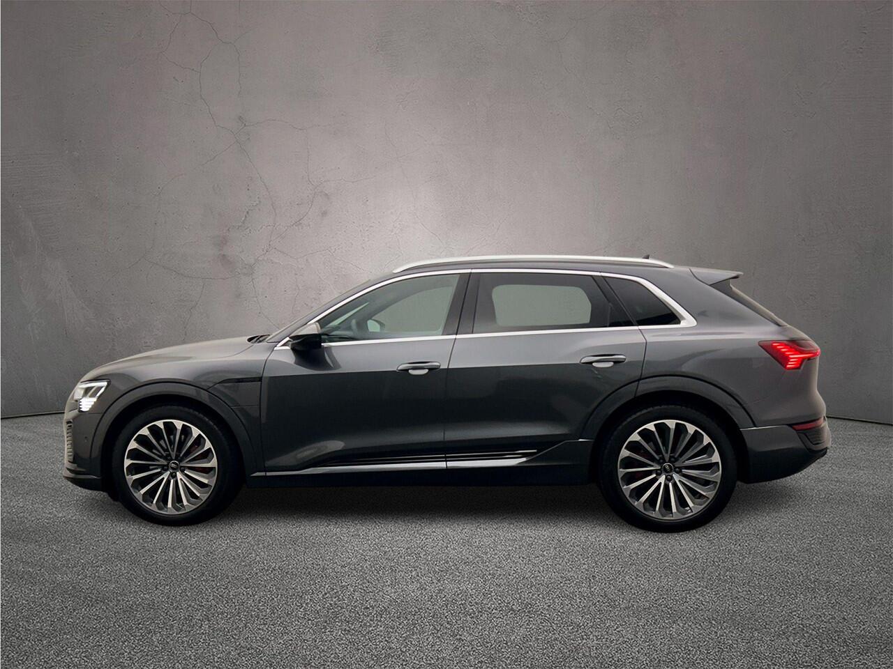 Audi Q8 e-tron 50 quattro S Edition 95 kWh 340 PK | Panoramadak | Head-Up | Trekhaak| Comfortsleutel | 21-Inch | Matrix | Stoel/stuurverwarming | Ambient-Lightning |