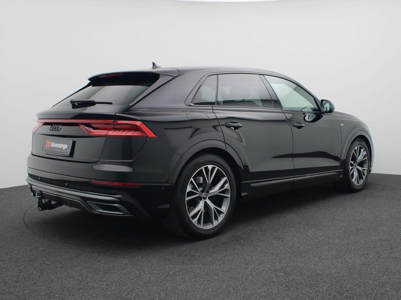 Audi Q8 55 TFSI e quattro Pro Line S 380PK S-Tronic S-Line, Servosluiting, Nachtzichtcamera, Memorystoel, Keyless, Elektr. Achterklep, Achteruitrijcamera, PDC voor en achter, Navi, Stoel-Stuurverwarming, Trekhaak, 21" LM Velgen