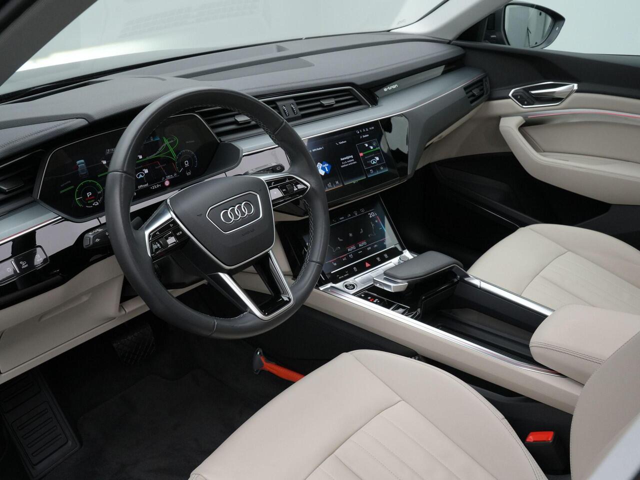 Audi Q8 e-tron 50 340 pk S-tronic quattro Advanced Edition 95 kWh | Rondomzicht camera | Panoramadak | Luchtvering | Standkachel | Bang & Olufsen Premium 3D sound | 21 inch