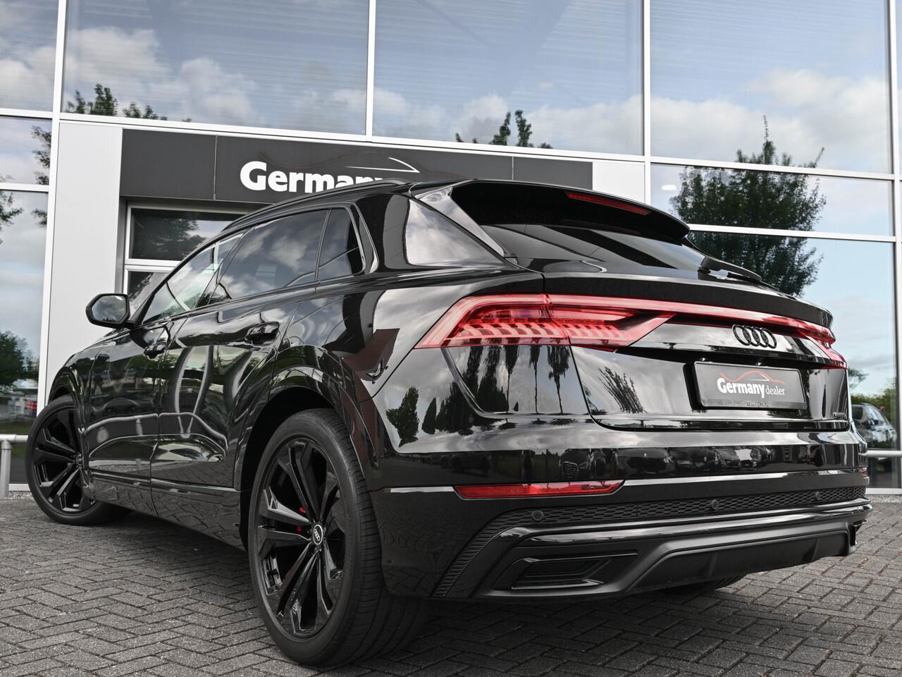 Audi Q8 55TFSI 340PK V6 Quattro S-Line Black Optic Lucht Pano M-led Softclose Head-Up Nachtz 22-Inch