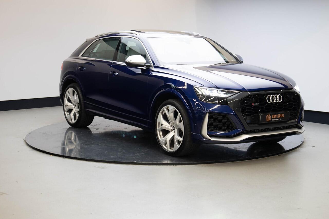Audi Q8 4.0 TFSI RS Q8 quattro | B&O Advanced | Audi exclusive Leder | City | Tour | Parking | Panorama | Trekhaak | 23 Inch | Matrix |