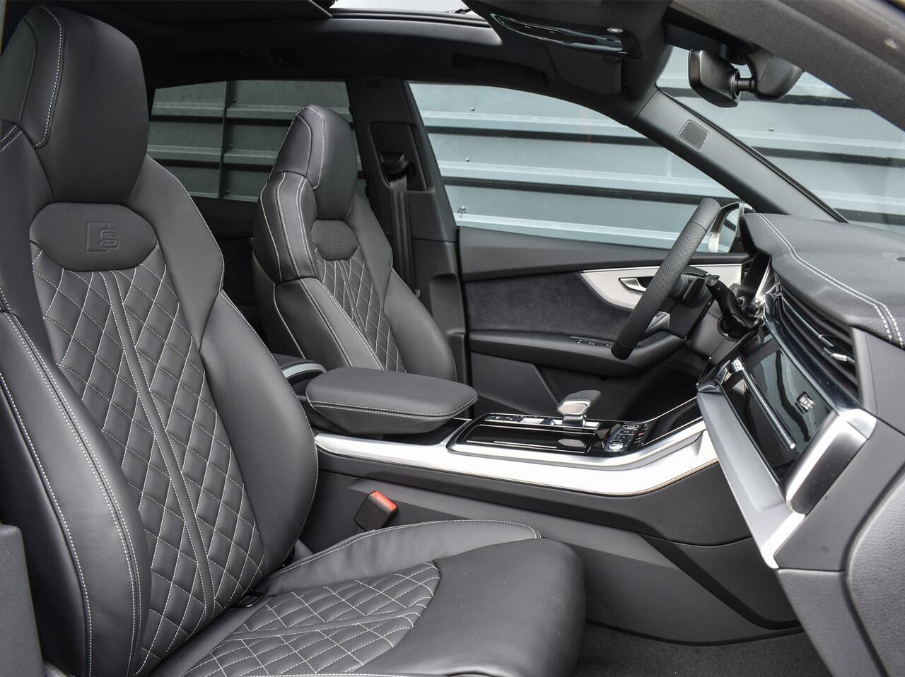 Audi Q8 55TFSI e QUATTRO PRO LINE S COMPETITION | S-SEATS | PANORAMADAK | 4 WIEL BESTURING | B&O SOUND | HEAD-UP | LUCHTVERING | DAB+ | SOFT-CLOSE | KEYLESS GO | ADAPTIVE CRUISE | 360 CAMERA | AMBIANCE INTERIEUR | TREKHAAK | BLACK-OPTIC