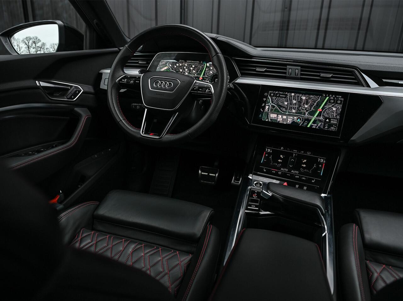 Audi Q8 e-tron 50 quattro S Edition 95 kWh · NL-auto · Panoramadak · RS-seats · Memory seats · Leder · Adaptive cruise · Keyless · Stuurverwarming