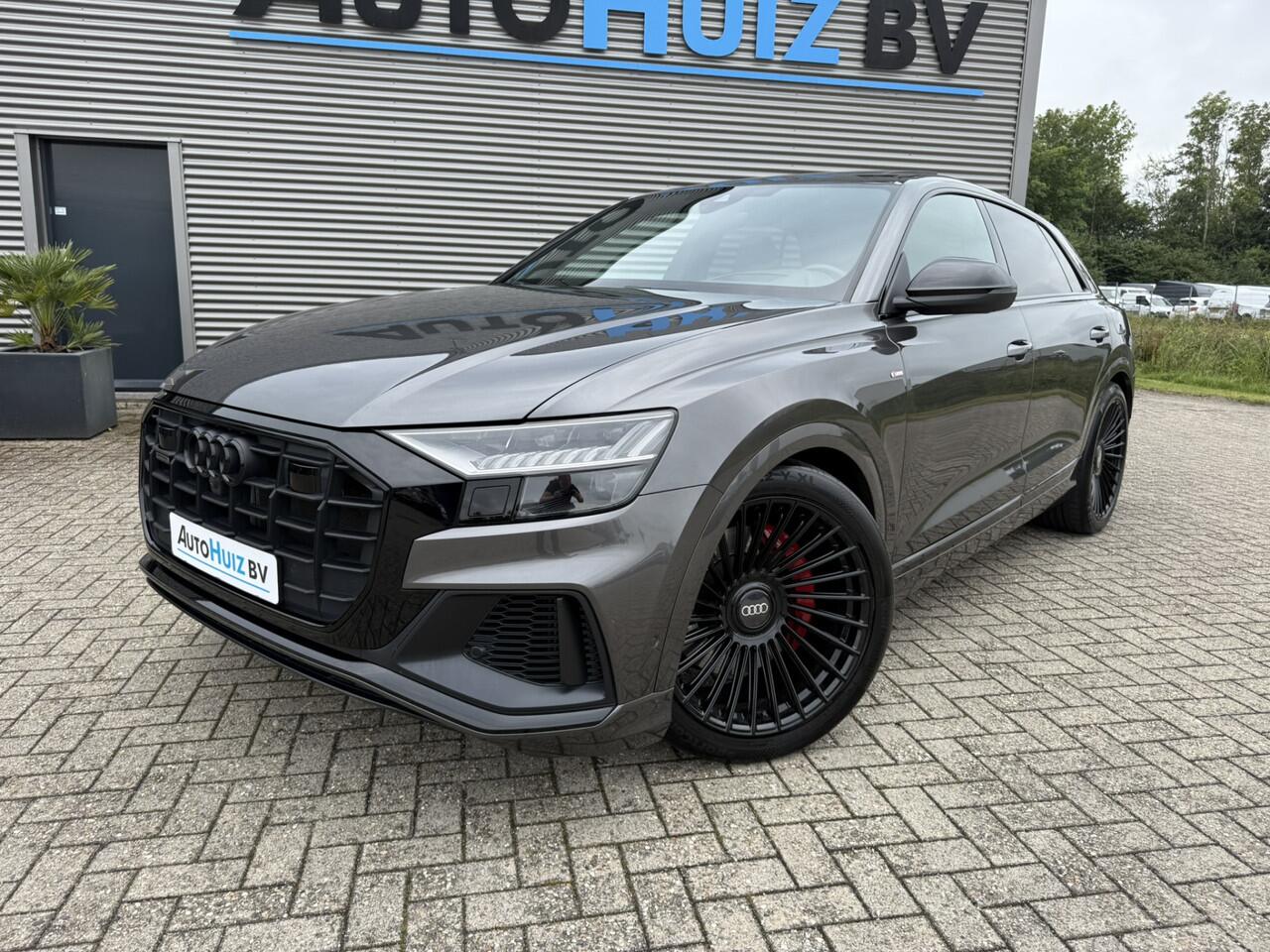 Audi Q8 60 TFSI e 467 PK Quattro Pro Line S-Line Competition Panoramadak S-Line Sportstoelen Plus Trekhaak Stuurverwarming Stoelverkoeling ACC Audi Exclusive Individueel-lak Rotor Grau!
