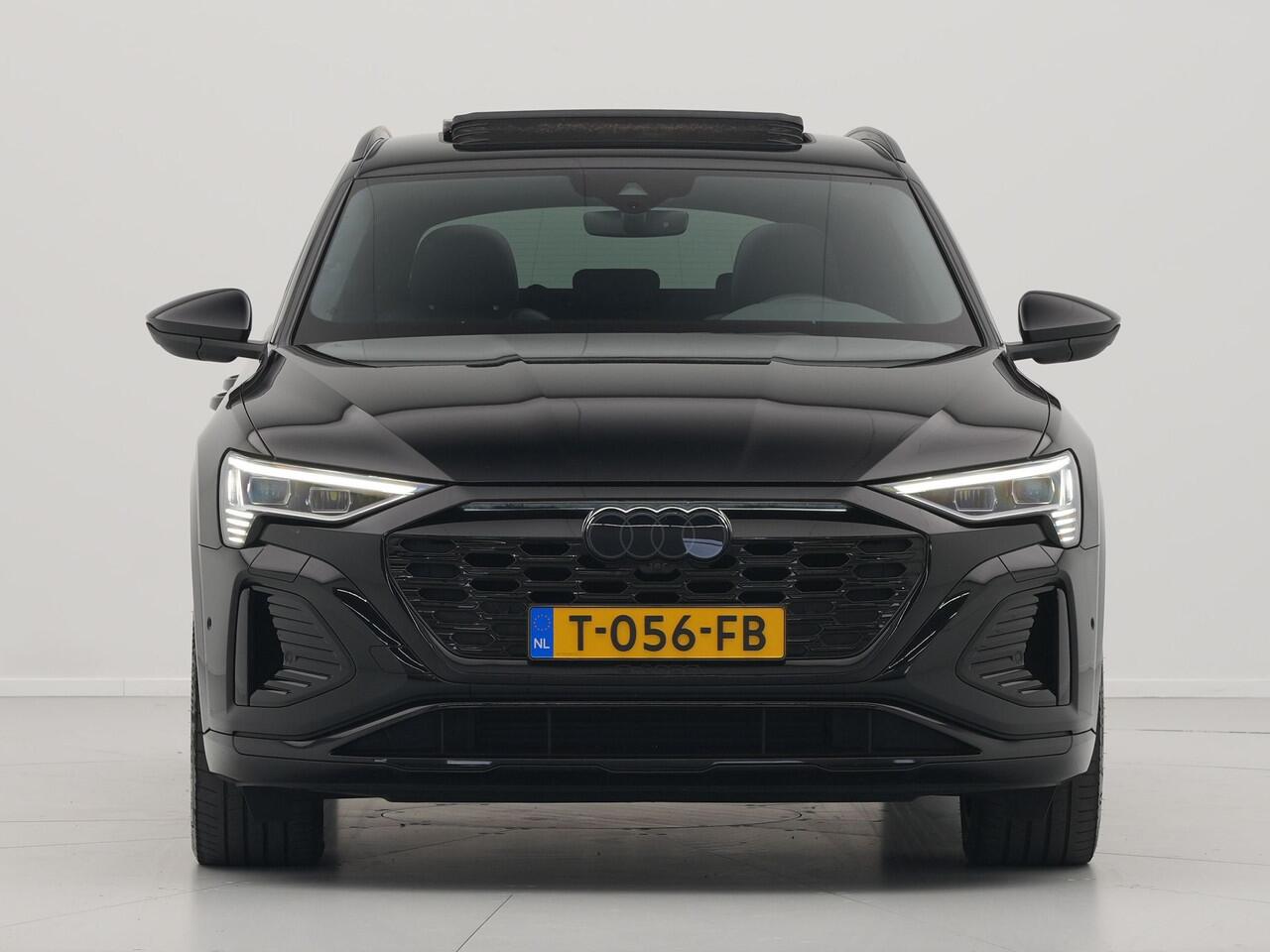 Audi Q8 e-tron 55 quattro S-Line Edition 115 kWh 408pk Panorama Navigatie Camera Matrix led 32