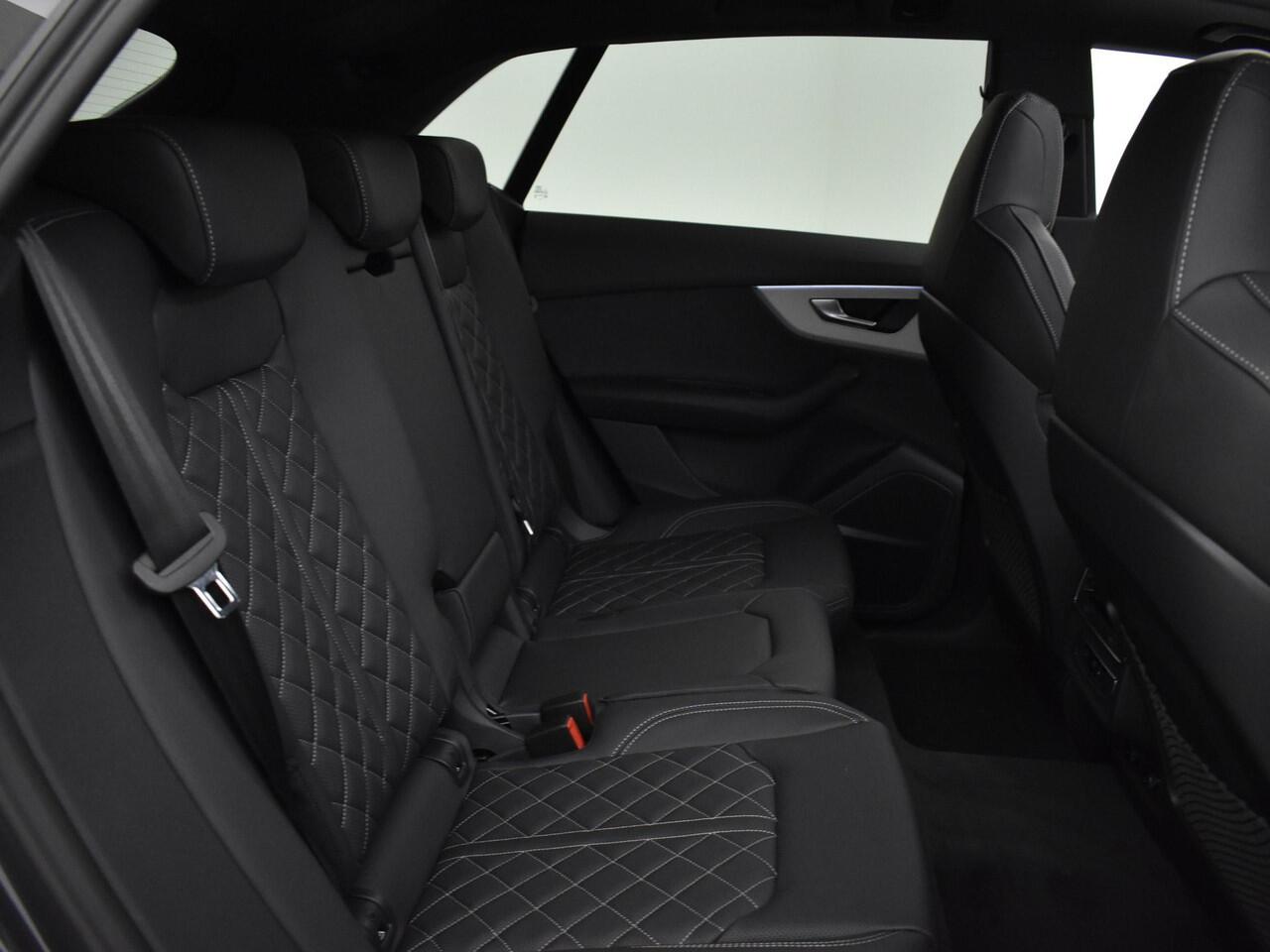 Audi Q8 60 TFSIe 490pk Quattro S Line Competition · Luchtvering · 360 Camera · Servosluiting · Panoramadak · Elek. trekhaak · Stoelventilatie · 22'' Inch · Garantie t/m 12-02-2028 of 90.000km