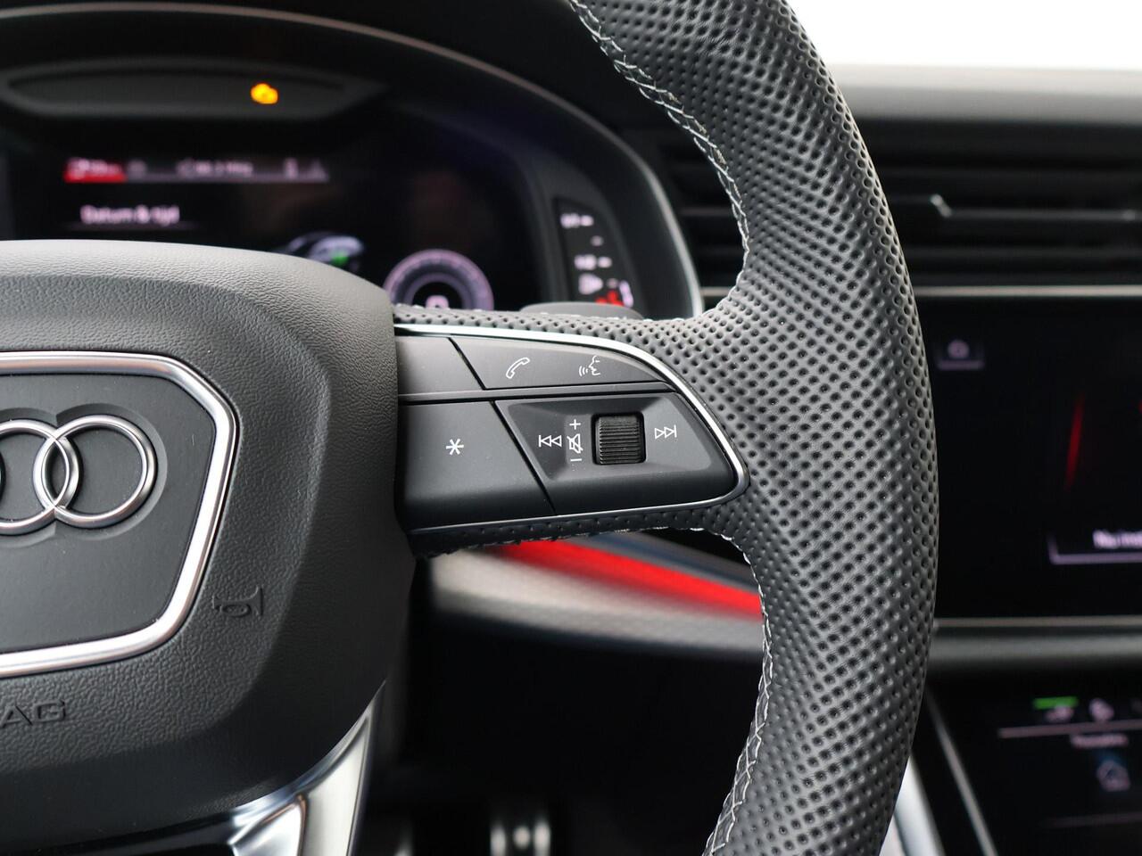 Audi Q8 60 TFSI e quattro Pro Line S Competition | 490 PK | SoH 100% | Panoramadak | Vierwielbesturing | Head-Up display | Trekhaak | 22" velgen | HD Matrix LED koplampen | Verlengde fabrieksgarantie |