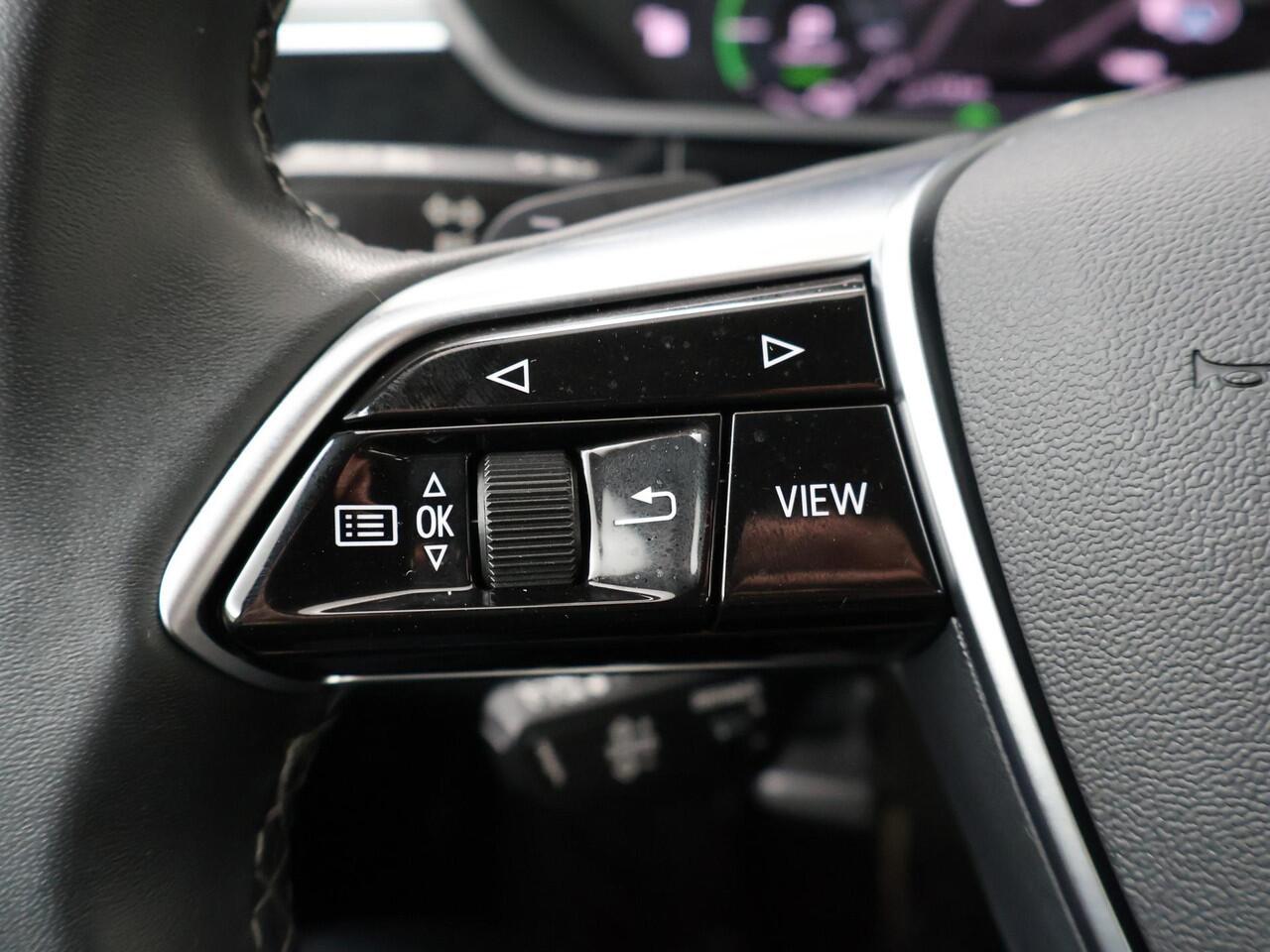 Audi Q8 e-tron 55 quattro Advanced Edition 115 kWh | 408 PK | Luchtvering | Leder | Achteruitrij camera | Trekhaak