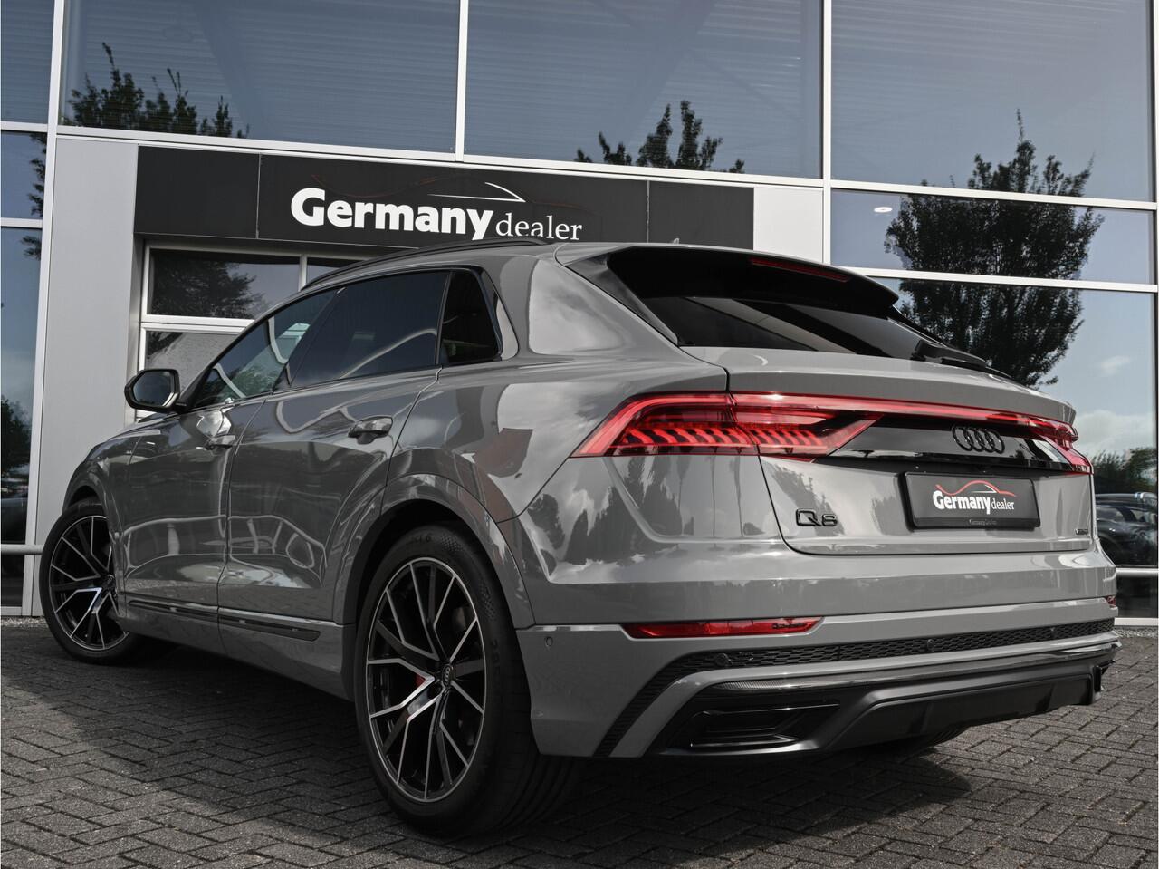 Audi Q8 55TFSI 340PK Quattro 4W-best Indiv-Nardo RS-Zetels Softclose Lucht Tr-Haak VOL!