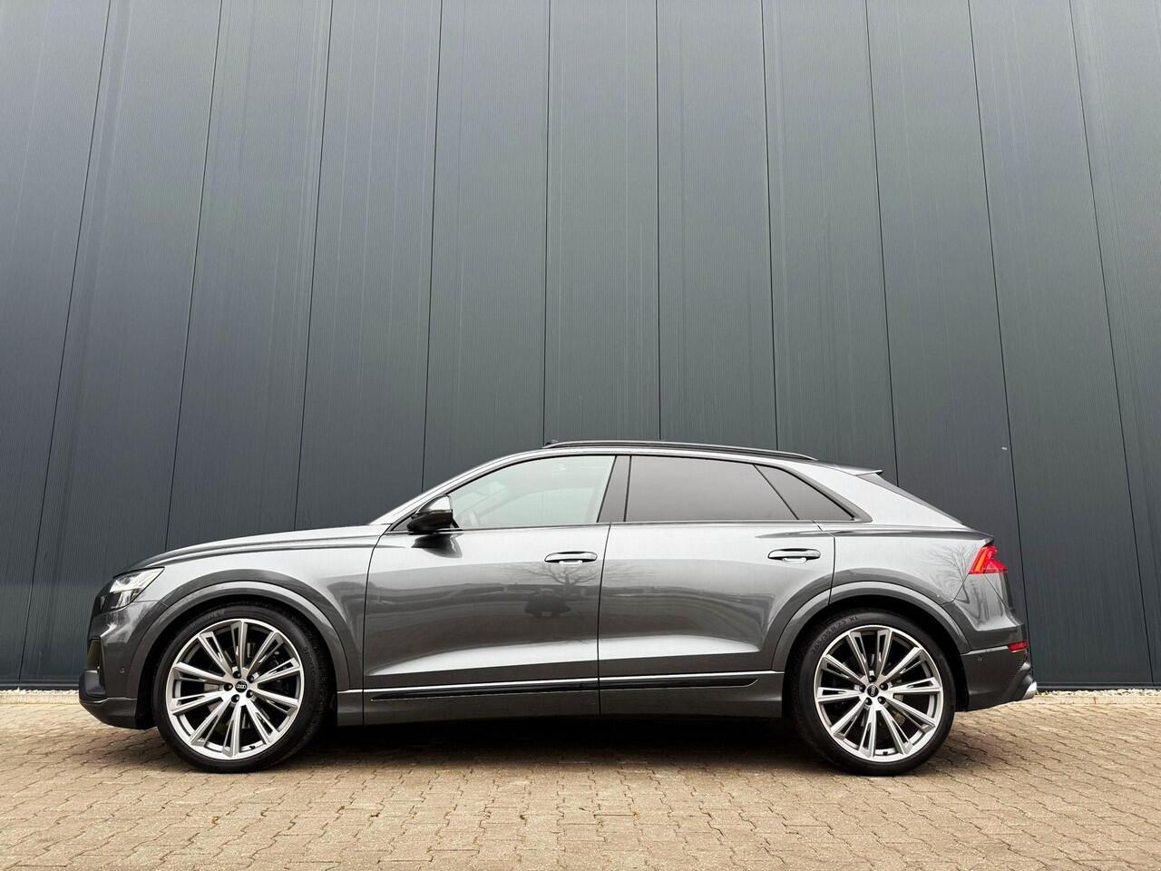 Audi Q8 4.0 TFSI SQ8 quattro 23 inch / carbon / Pano