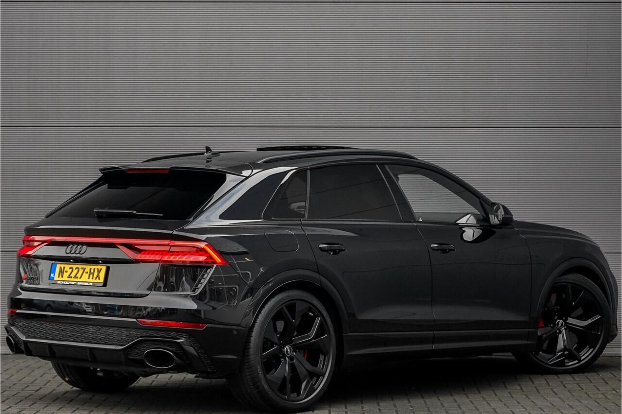 Audi Q8 4.0 TFSI RS Q8 Quattro Dynamic+ Keramisch Pano B&O Trekhaak Alcantara 23"