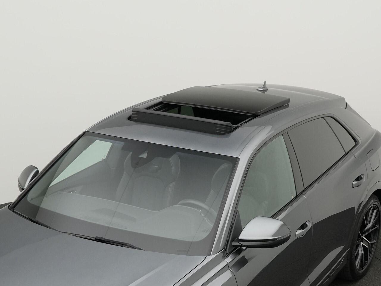 Audi Q8 55 TFSI e 381 pk tiptronic quattro Pro Line S / S-Line | Panoramadak | Rondomzicht camera | Bang & Olufsen sound | Luchtvering | Standkachel | Trekhaak | 22 inch