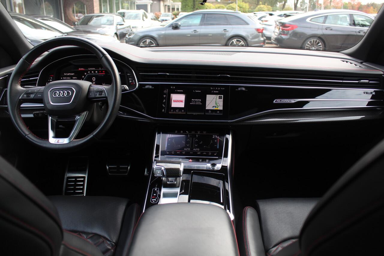 Audi Q8 55 TFSI quattro Pro Line S / Trekhaak / Panoramadak / Camera / Head-up / Luxe Leder / Carbon / 22'' / RS Seats / Keyless / Sfeerverlichting / Matrix LED / Stoelventilatie / Stuur+Stoelverwarming / DAB / ACC / Stoelm