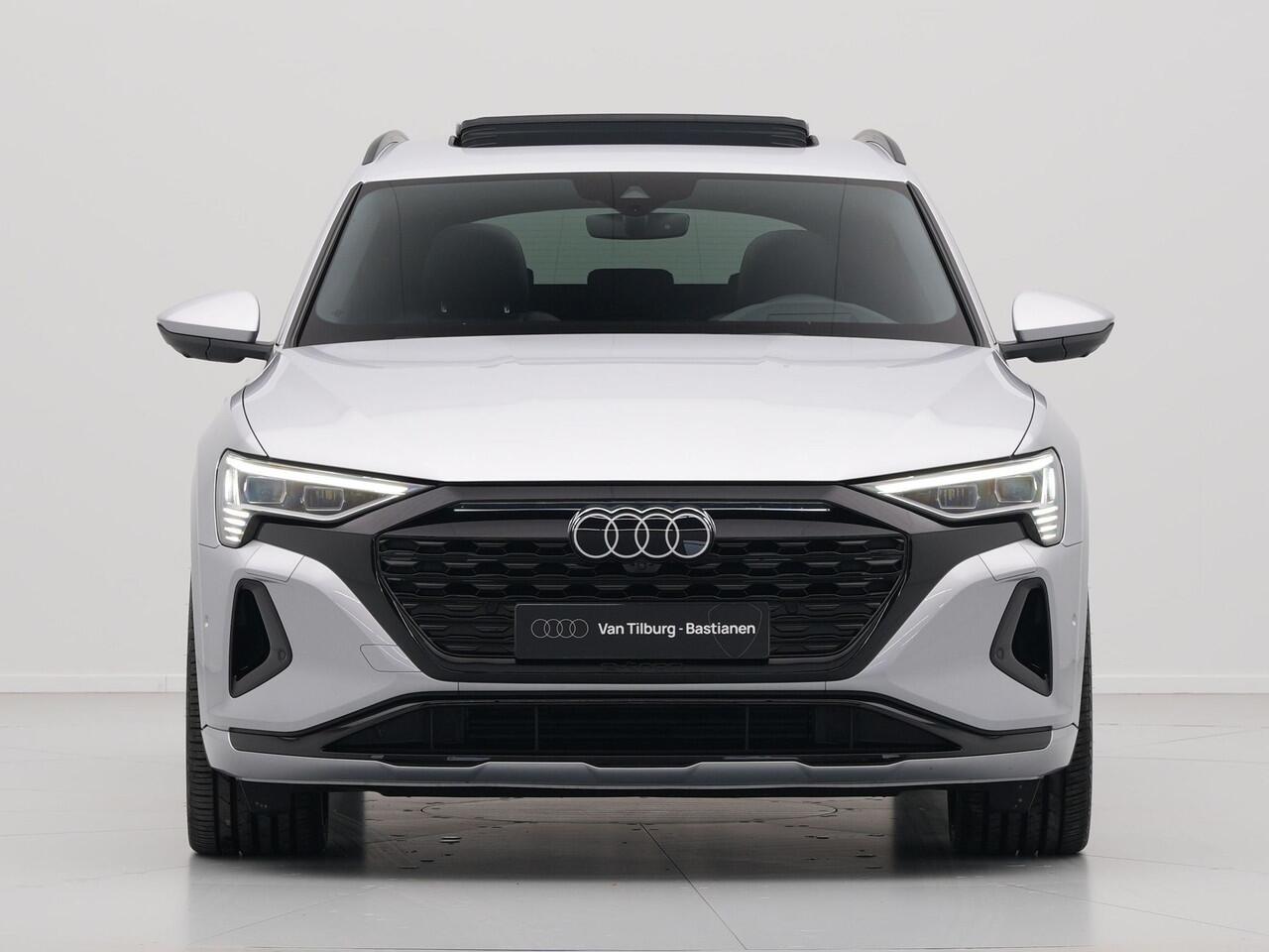 Audi Q8 e-tron 55 quattro Advanced Edition 115 kWh Panorama 360 Camera Trekhaak HUD 22'' 3