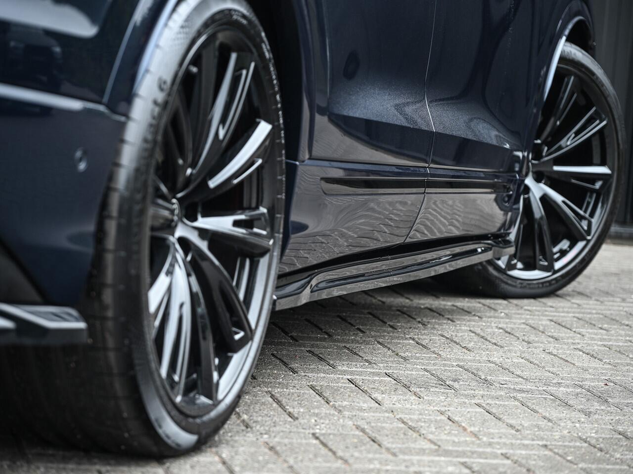 Audi Q8 60 TFSI e QUATTRO PRO LINE S COMPETITION | PANORAMADAK | CARBON | BANG & OLUFSEN ADVANCED | S-SEATS | CARBON INLEG | 360 CAMERA | HEAD-UP | AMBIANCE INTERIEUR | TREKHAAK | ADAPTIVE CRUISE | 4-WHEELBESTURING | SOFT-CLOSE | LUCHTVERING |