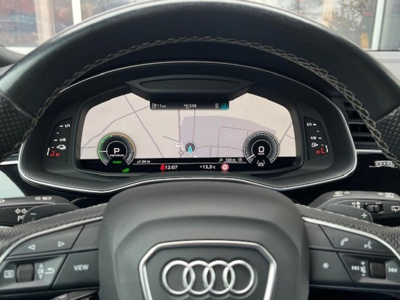 Audi Q8 55 TFSI E Q S-LINE - LEDER - EL. TREKH. - 22 INCH