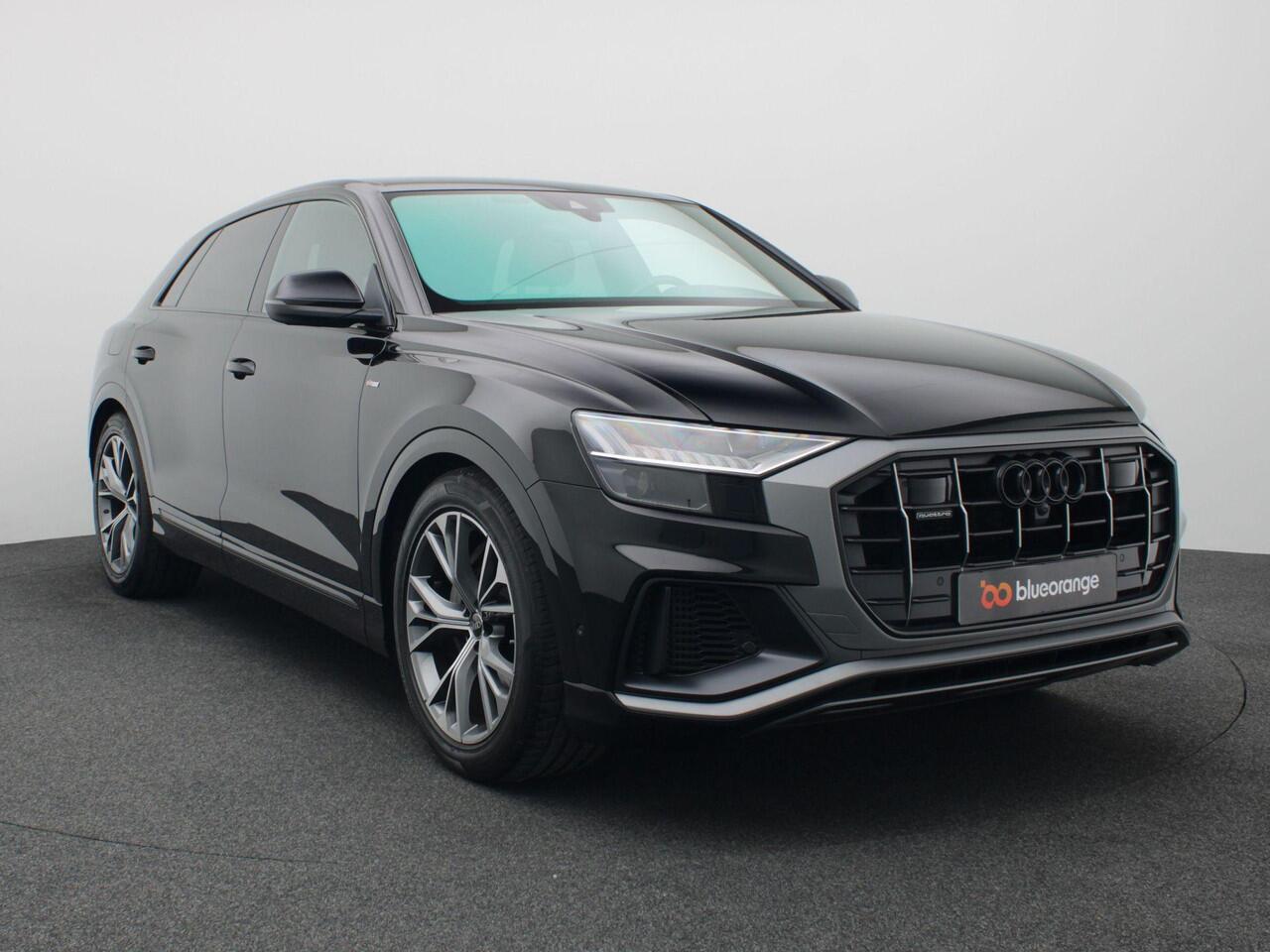 Audi Q8 55 TFSI e quattro Pro Line S 380PK S-Tronic S-Line, Servosluiting, Nachtzichtcamera, Memorystoel, Keyless, Elektr. Achterklep, Achteruitrijcamera, PDC voor en achter, Navi, Stoel-Stuurverwarming, Trekhaak, 21" LM Velgen