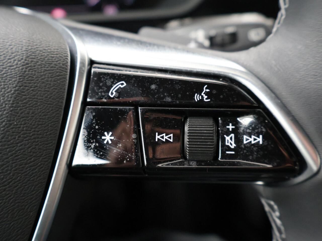 Audi Q8 e-tron 55 quattro Advanced Edition 115 kWh | 408 PK | Luchtvering | Leder | Achteruitrij camera | Trekhaak