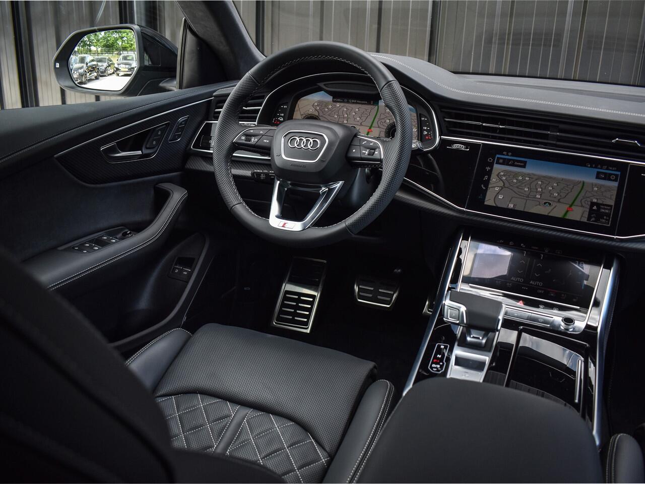 Audi Q8 60 TFSI e QUATTRO PRO LINE S COMPETITION | PANORAMADAK | 4 WIEL BESTURING | ALCANTARA HEMEL | AMBIANCE VERLICHTING | STOELMASSAGE | STOEL VENTILATIE EN -VERWARMING | HEAD-UP | 360 CAMERA | ELEKTR. TREKHAAK | SOFT CLOSE | LEDEREN DASHBOARD | GOODWOOD GRE