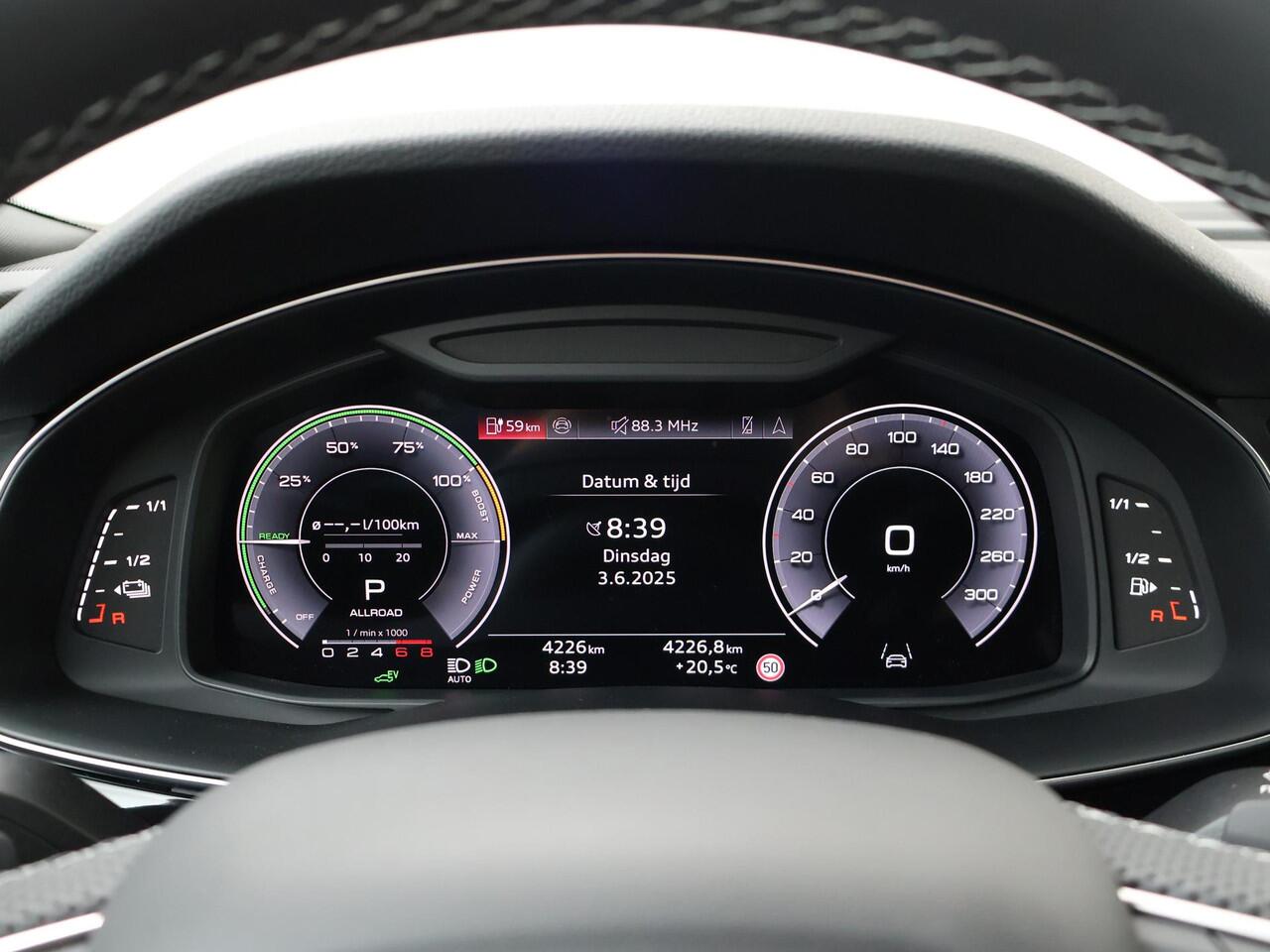 Audi Q8 60 TFSI e quattro Pro Line S Competition | 490 PK | SoH 100% | Panoramadak | Vierwielbesturing | Head-Up display | Trekhaak | 22" velgen | HD Matrix LED koplampen | Verlengde fabrieksgarantie |