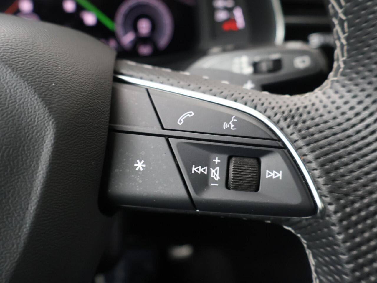 Audi Q8 55 TFSI e quattro Pro Line | 381 PK | SoH 97% | Automaat | Multifunctioneel stuurwiel | Panoramadak | Adaptive Cruisecontrol |