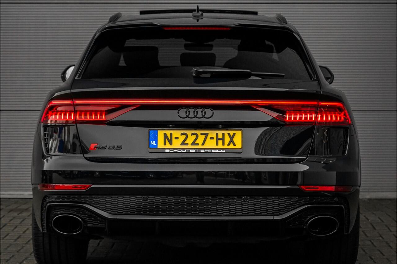 Audi Q8 4.0 TFSI RS Q8 Quattro Dynamic+ Keramisch Pano B&O Trekhaak Alcantara 23"