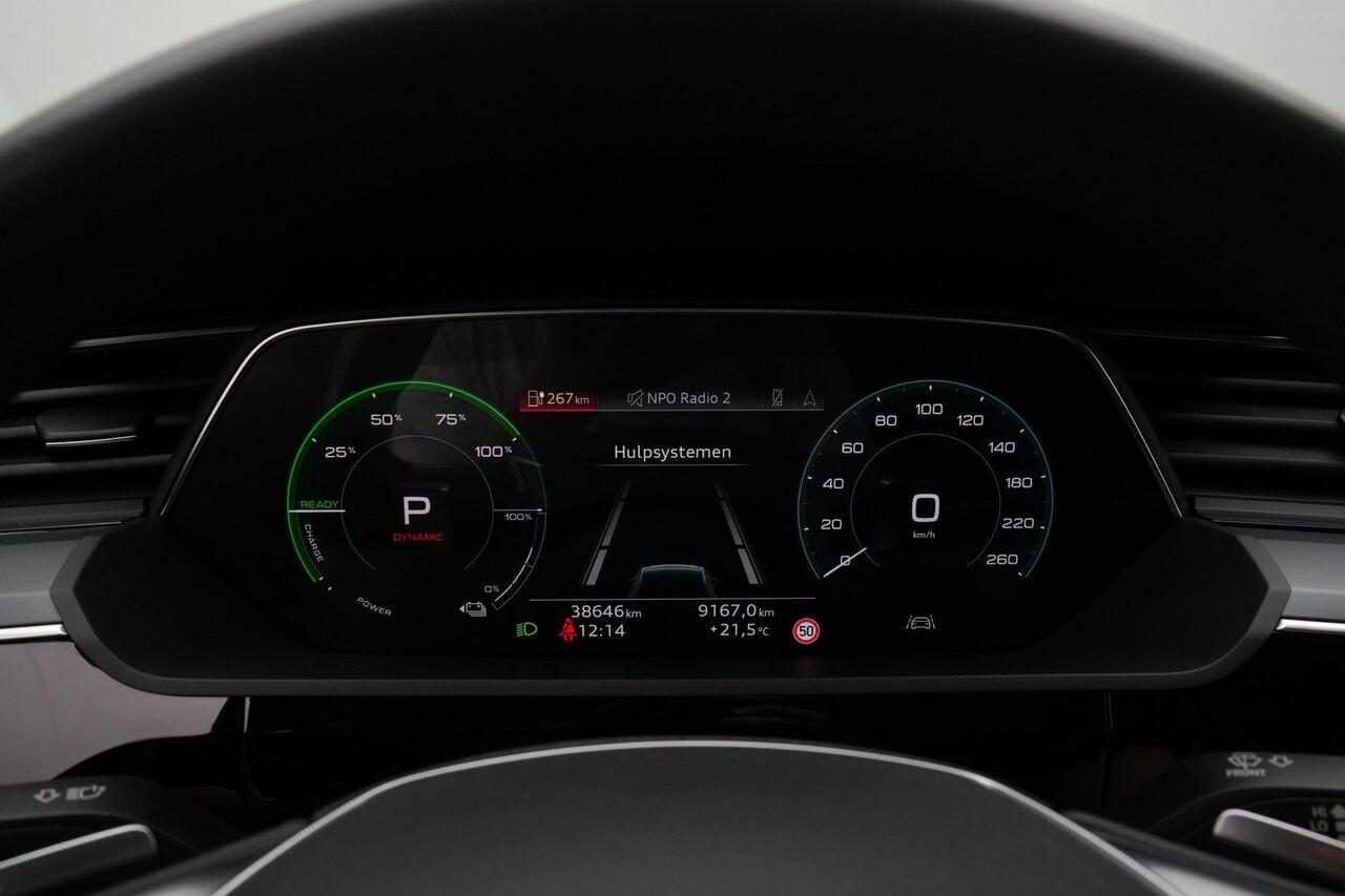 Audi Q8 e-tron 50 quattro Edition 95 kWh 340 pk | Luchtvering | Achteruitrijcamera | Navigatie | Stoelverwarming | Apple Carplay / Android Auto