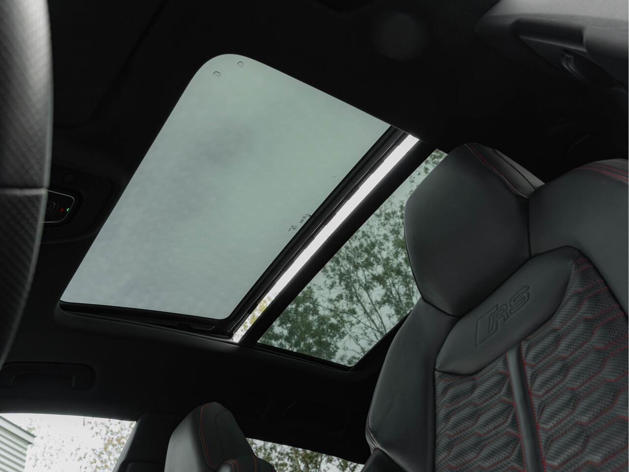 Audi Q8 4.0 TFSI RS Q8 quattro - Pano - Matrix LED - Bang & Olufsen - Trekhaak