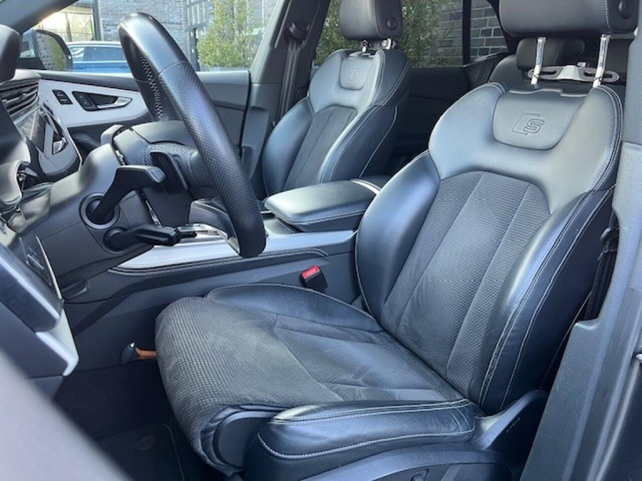 Audi Q8 55 TFSI MILD HYBRID Q. S-LINE - ABT - MAXTON - PANO - 4-W. BEST. - 22 INCH