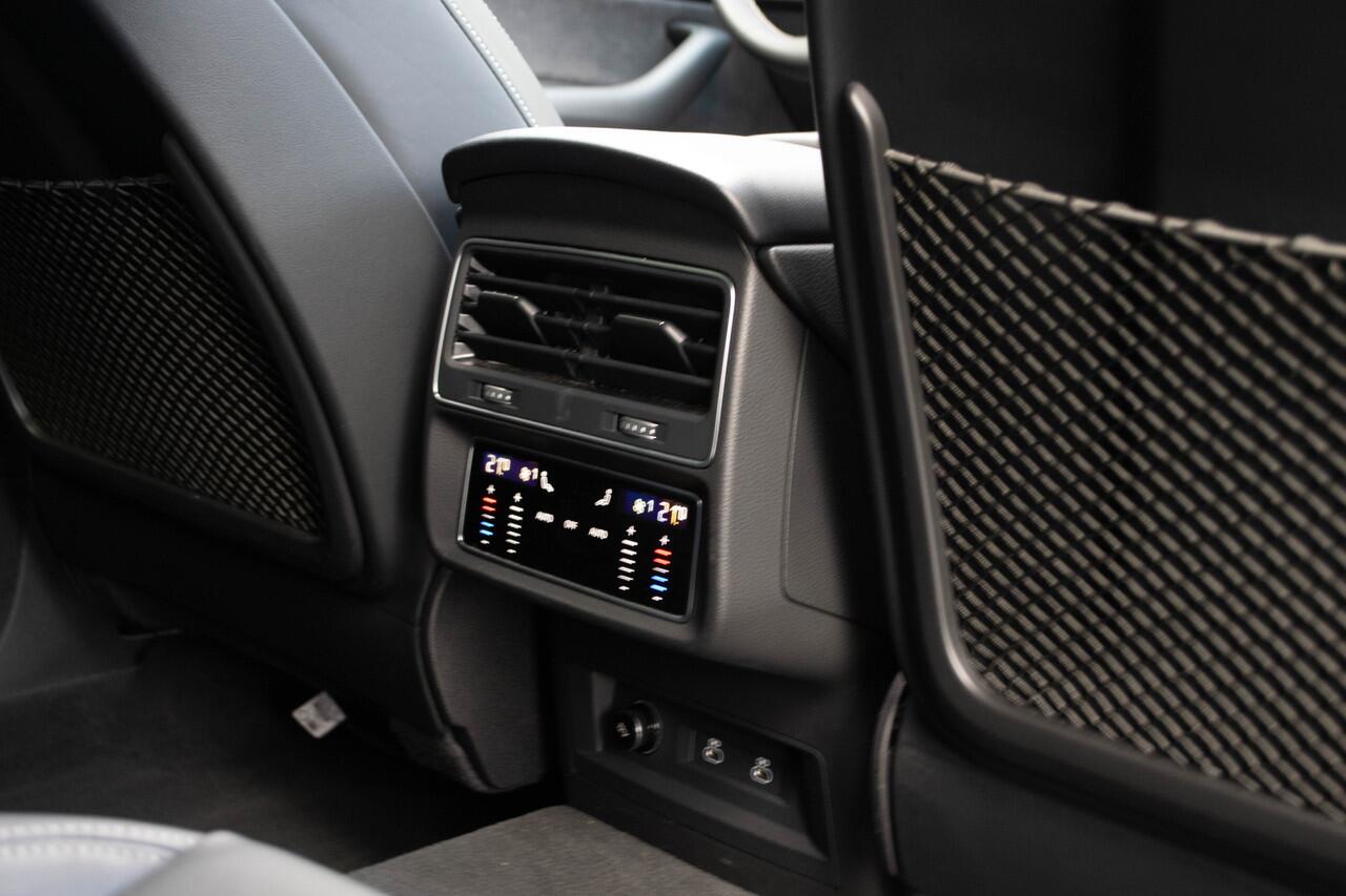 Audi Q8 55 TFSI Quattro / ***ABT***/ 23 Inch Velgen/ S-line/ Panoramadak/ Trekhaak/ 250kW (340PK)