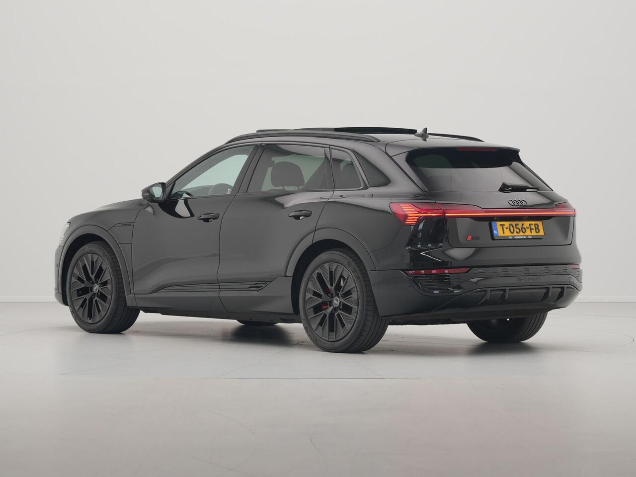 Audi Q8 e-tron 55 quattro S-Line Edition 115 kWh 408pk Panorama Navigatie Camera Matrix led 32