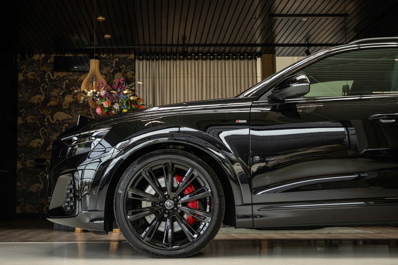 Audi Q8 60 TFSI e Competition | 5 jaar garantie | Alcantara | Rood stiksel | Rode gordel | Soft-close | 5 jaar garantie |