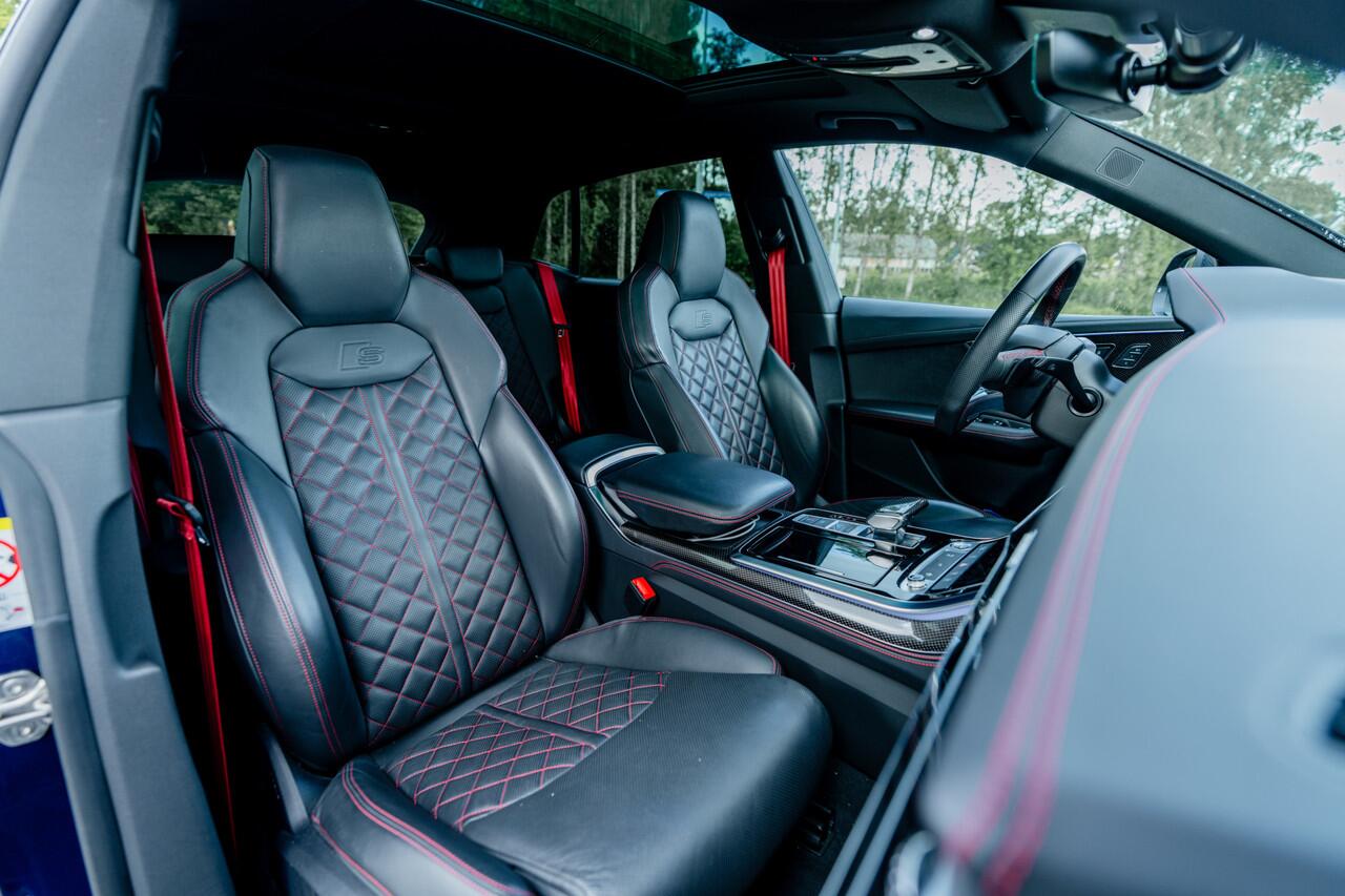 Audi Q8 55 TFSIe 465 pk quattro ABT Aero Pro Line S | ABT Power S 465pk | Panoramadak | Carbon exterieur pakket | Uitgebreid leder pakket | Rode stiksels | B&O premium | panorama dak | Matrix LED | massage | S-Sportstoelen