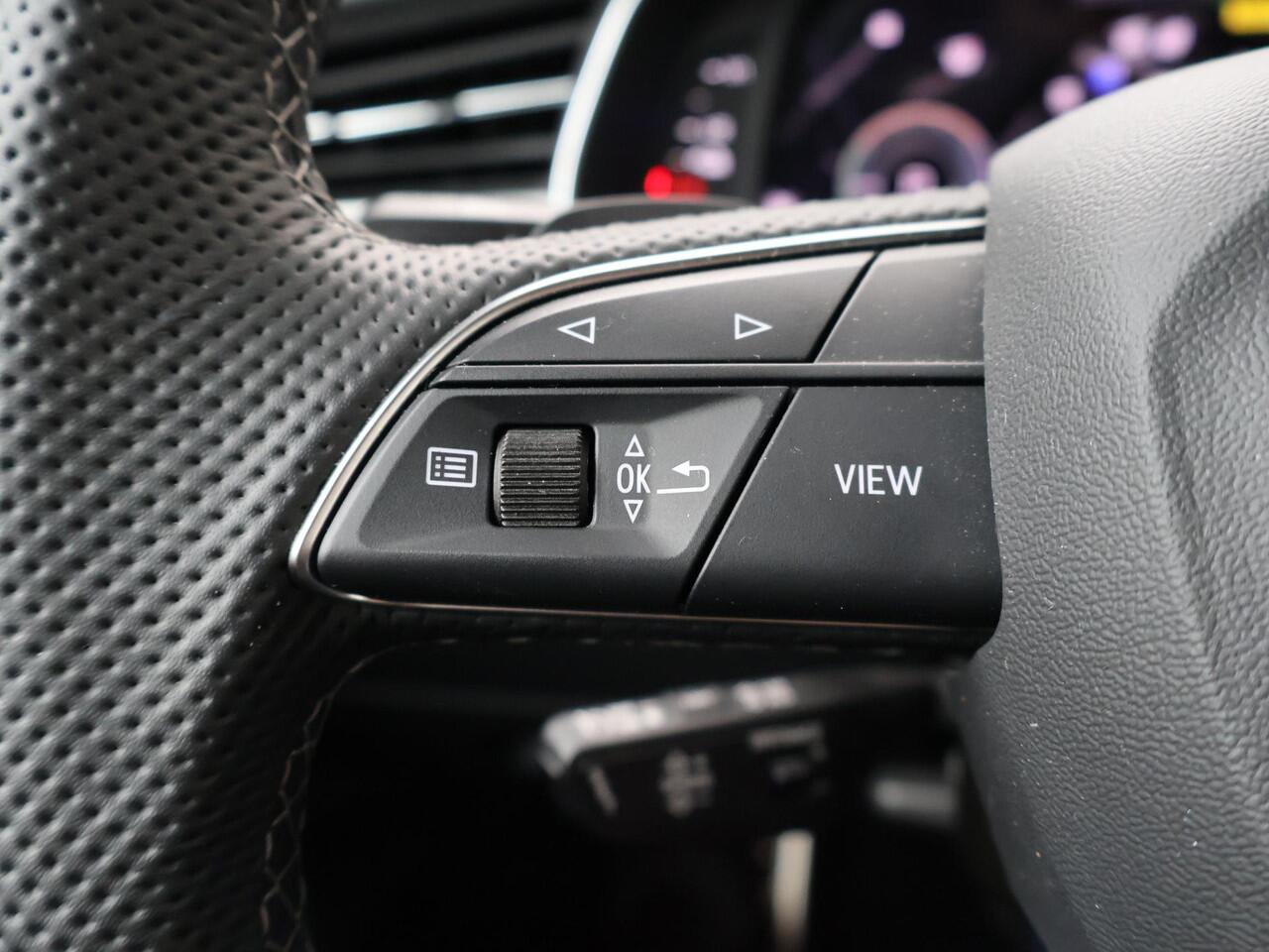 Audi Q8 Pro Line S 55 TFSI e quattro tiptronic | Bang & Olufsen premium | Ledinstaplicht logoprojectie | Interieurpakket Leder | Velgen multispaaks 23 Inch | Achterbank plus | Glazen panoramadak | Verwarmd Stuurwiel | Trekhaak en aanhangerassistent | Sportstoelen