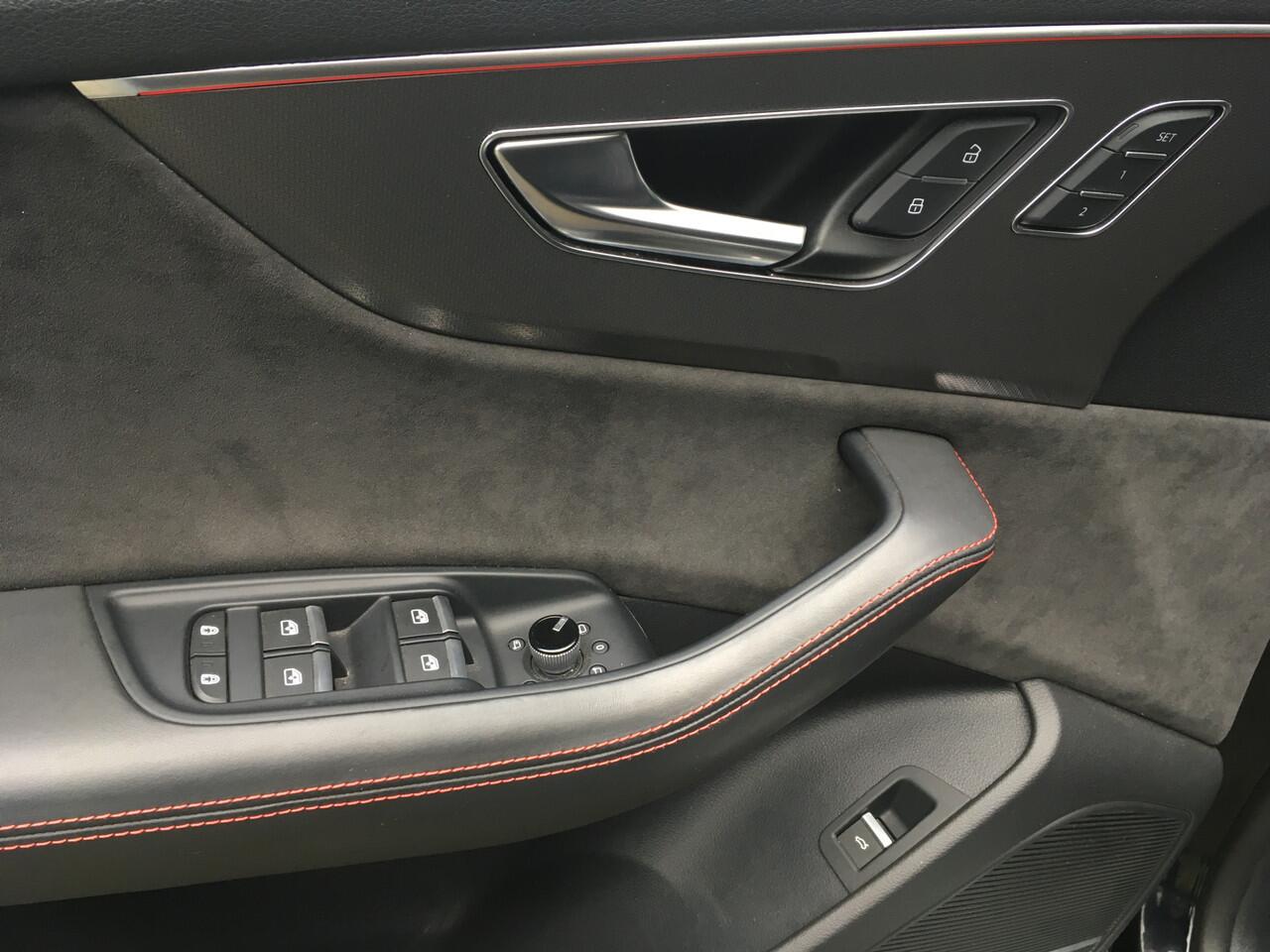 Audi Q8 4.0 TFSI RS Q8 quattro Audi fabr.gar. 08-2025