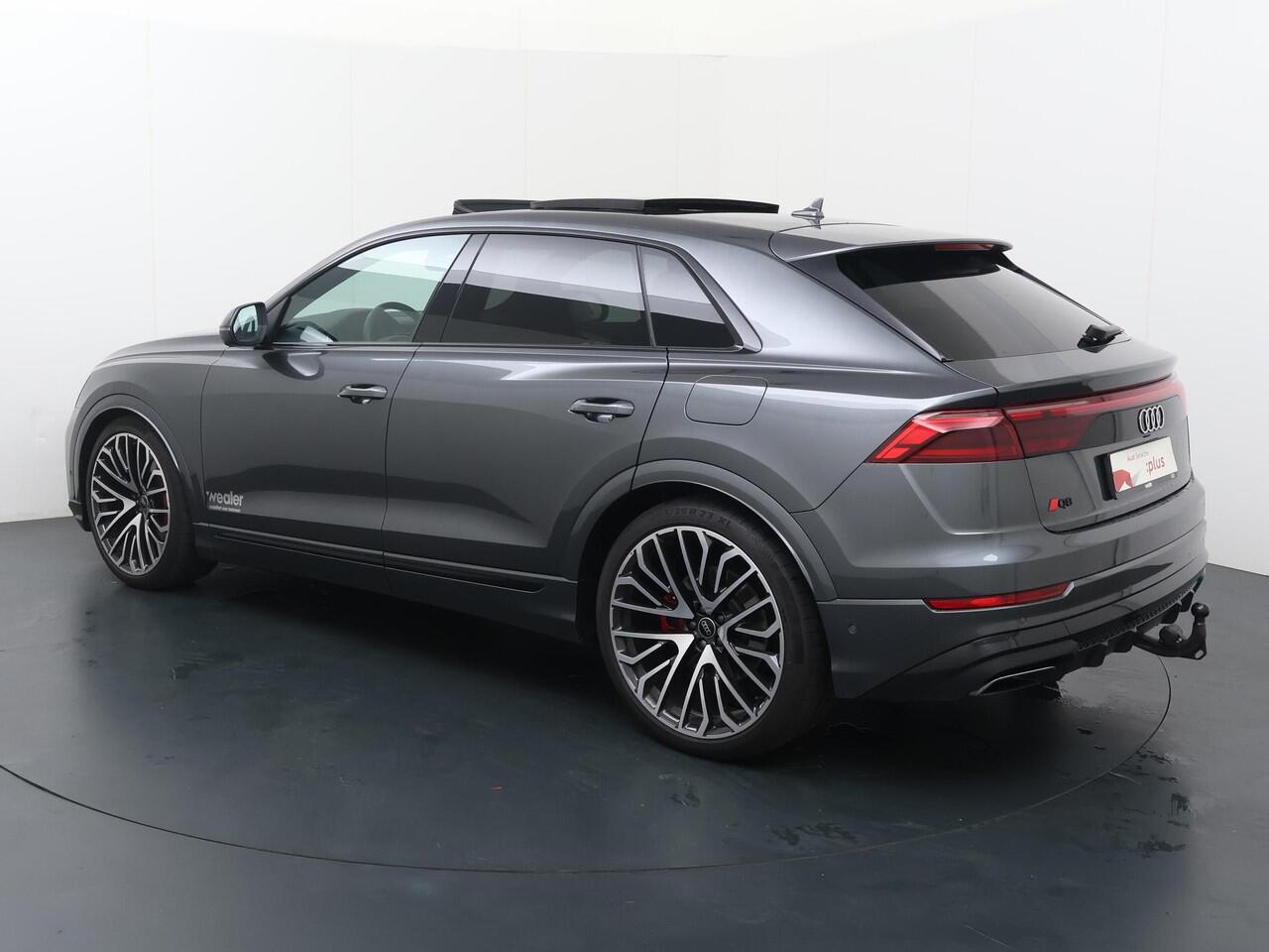 Audi Q8 Pro Line S 55 TFSI e quattro tiptronic | Bang & Olufsen premium | Ledinstaplicht logoprojectie | Interieurpakket Leder | Velgen multispaaks 23 Inch | Achterbank plus | Glazen panoramadak | Verwarmd Stuurwiel | Trekhaak en aanhangerassistent | Sportstoelen