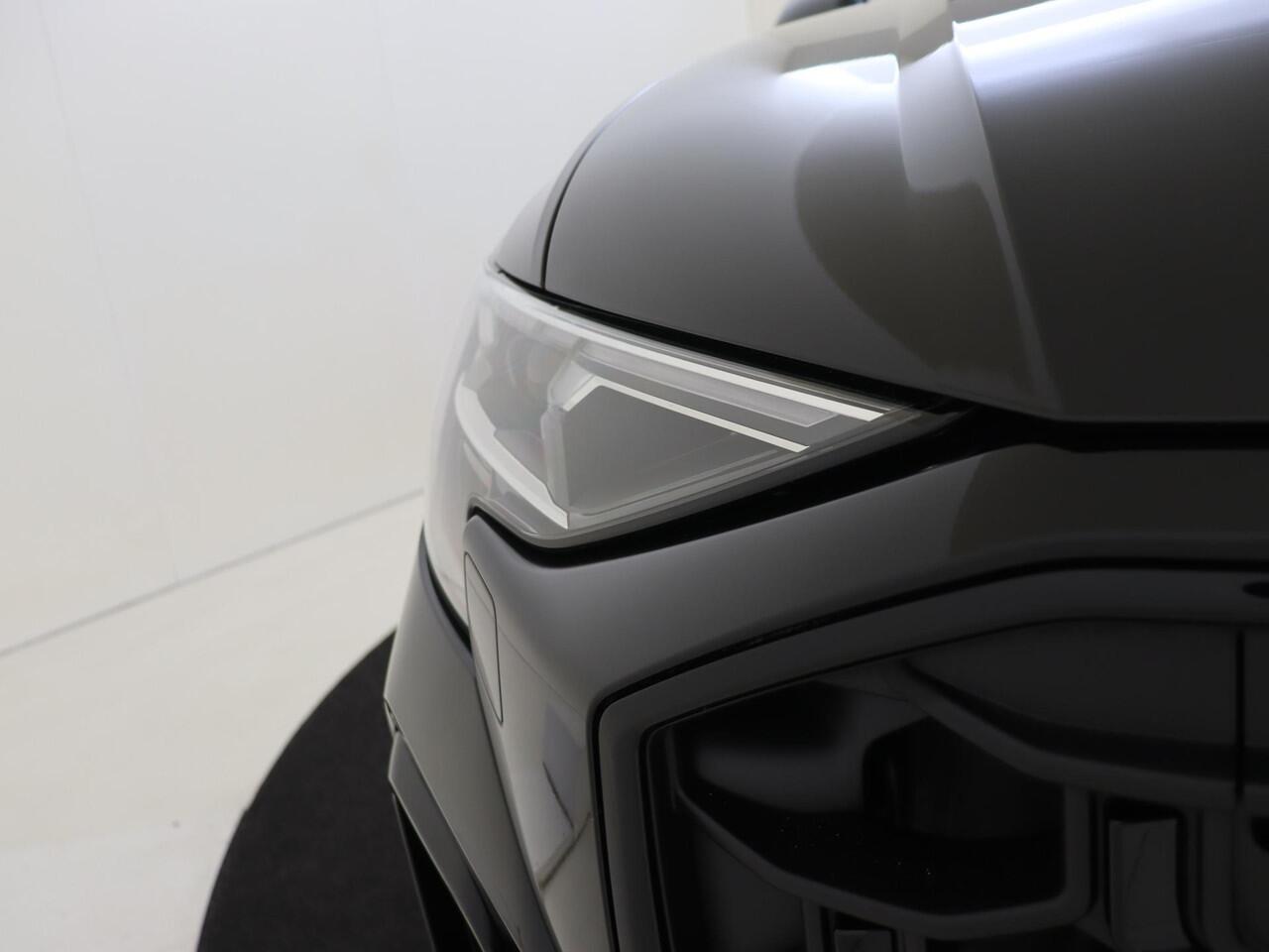 Audi Q8 55 TFSI e quattro Pro Line S | Panoramadak | Vierwielbesturing| Trekhaak | Luchtvering | | SoH 100% | Bang & Olufsen | Head-up display | 360 camera | Parkeerasisstent |