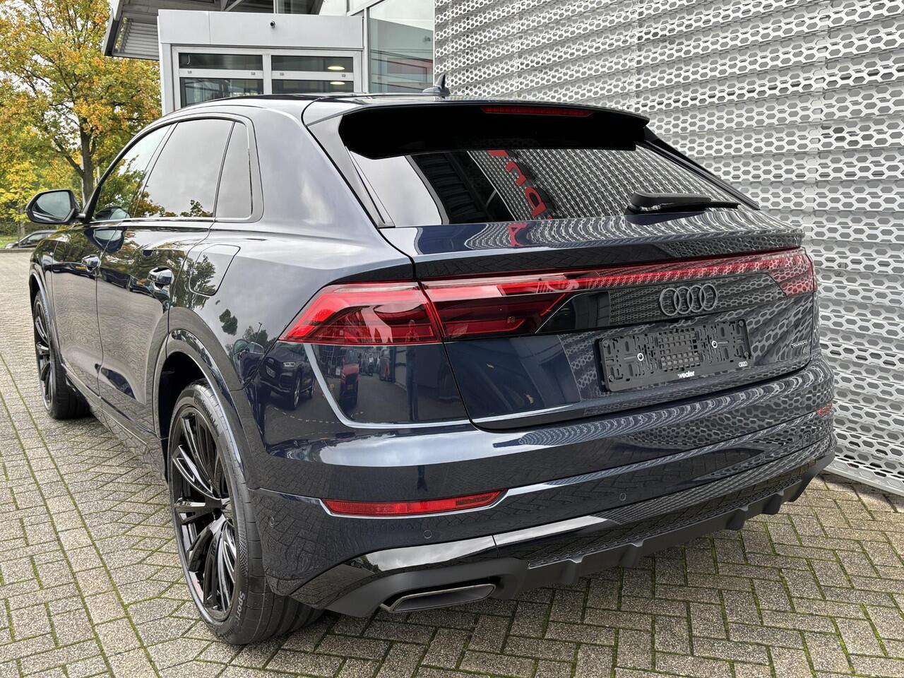 Audi Q8 Pro Line S Competition (C2 PI) 60 TFSI e 360 kW / Pano|Adaptive|23Inch