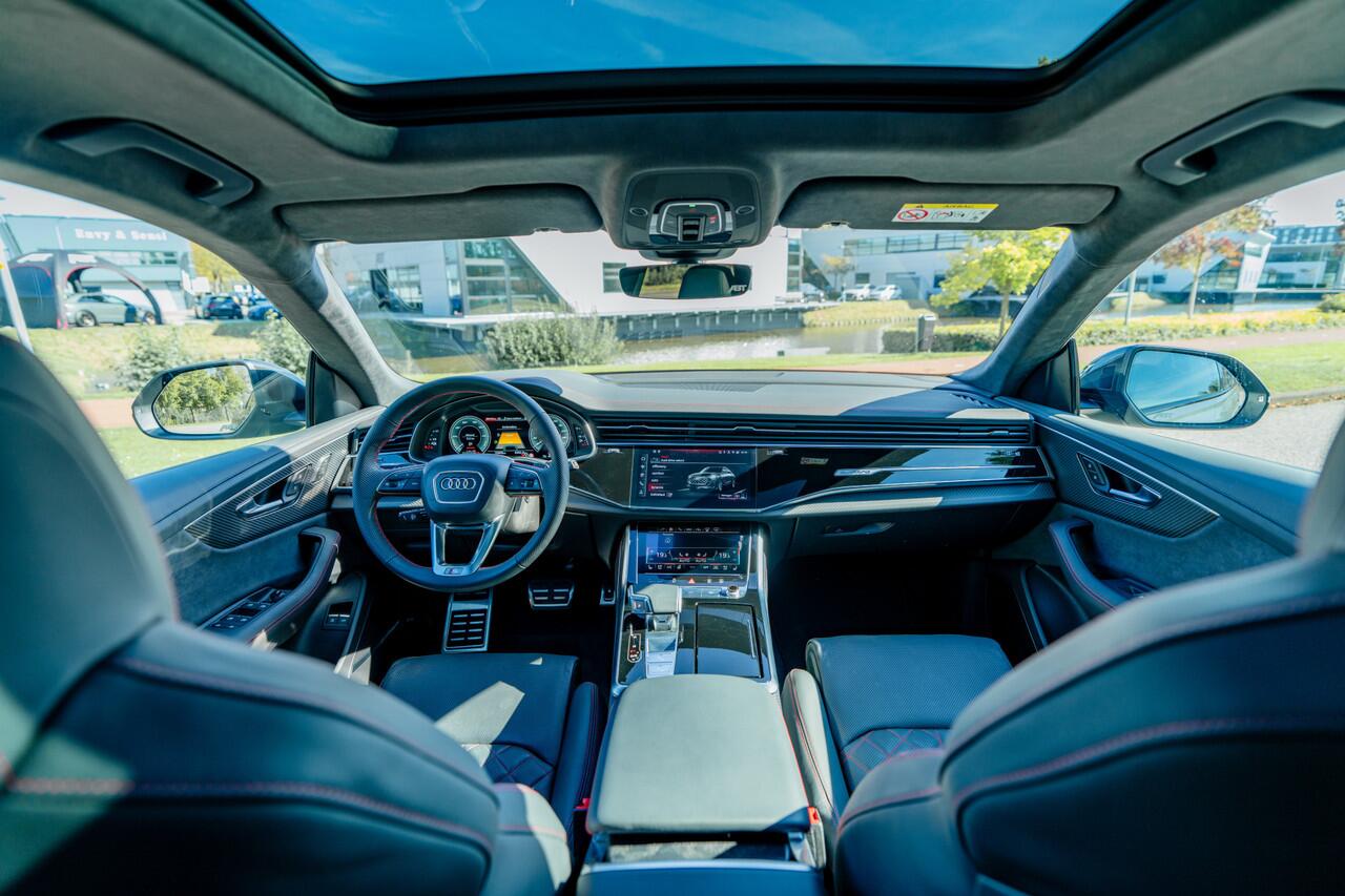Audi Q8 60 TFSI e 557 pk quattro ABT Aero Competition | Audi exclusive Grigio Telesto | Advanced onderstel | Panoramadak | S sportstoelen | B&O | Keyless | Uitgebreid leder pakket | Alcantara hemel | Carbon spiegels | Carbon interieur | Stoelven | ABT Power S | A